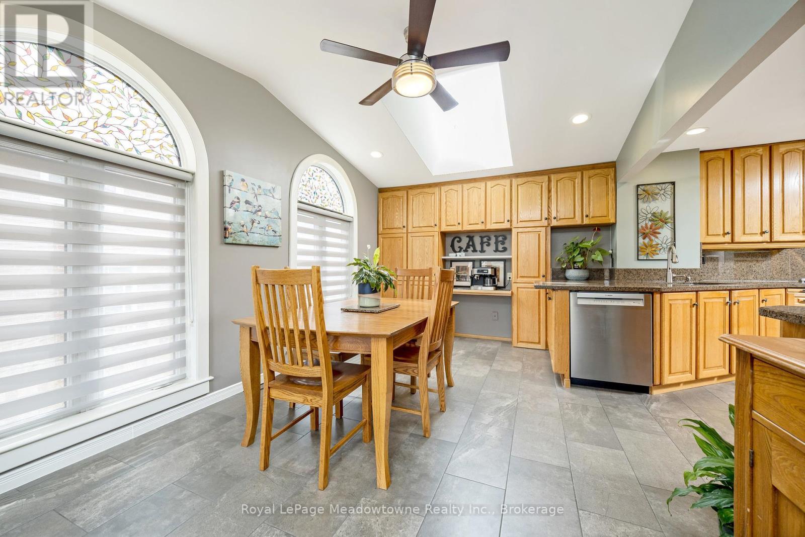 












738 ROBERTSON CRESCENT

,
Milton (TM Timberlea),




Ontario
L9T4W4

