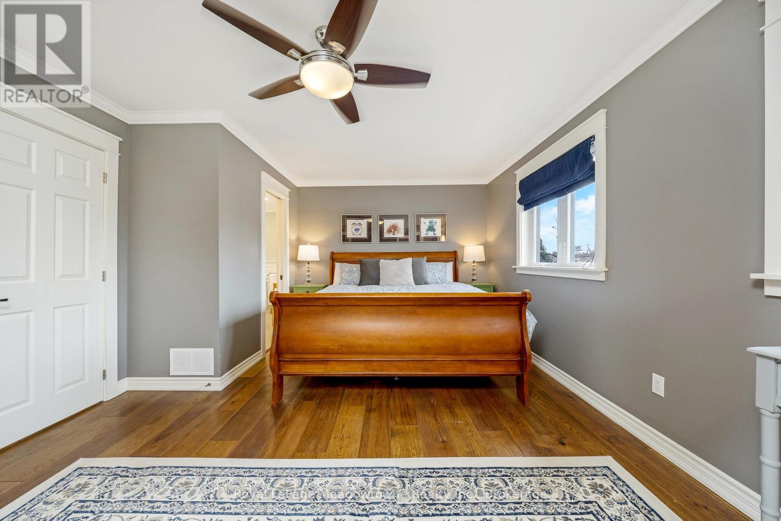 












738 ROBERTSON CRESCENT

,
Milton (TM Timberlea),




Ontario
L9T4W4

