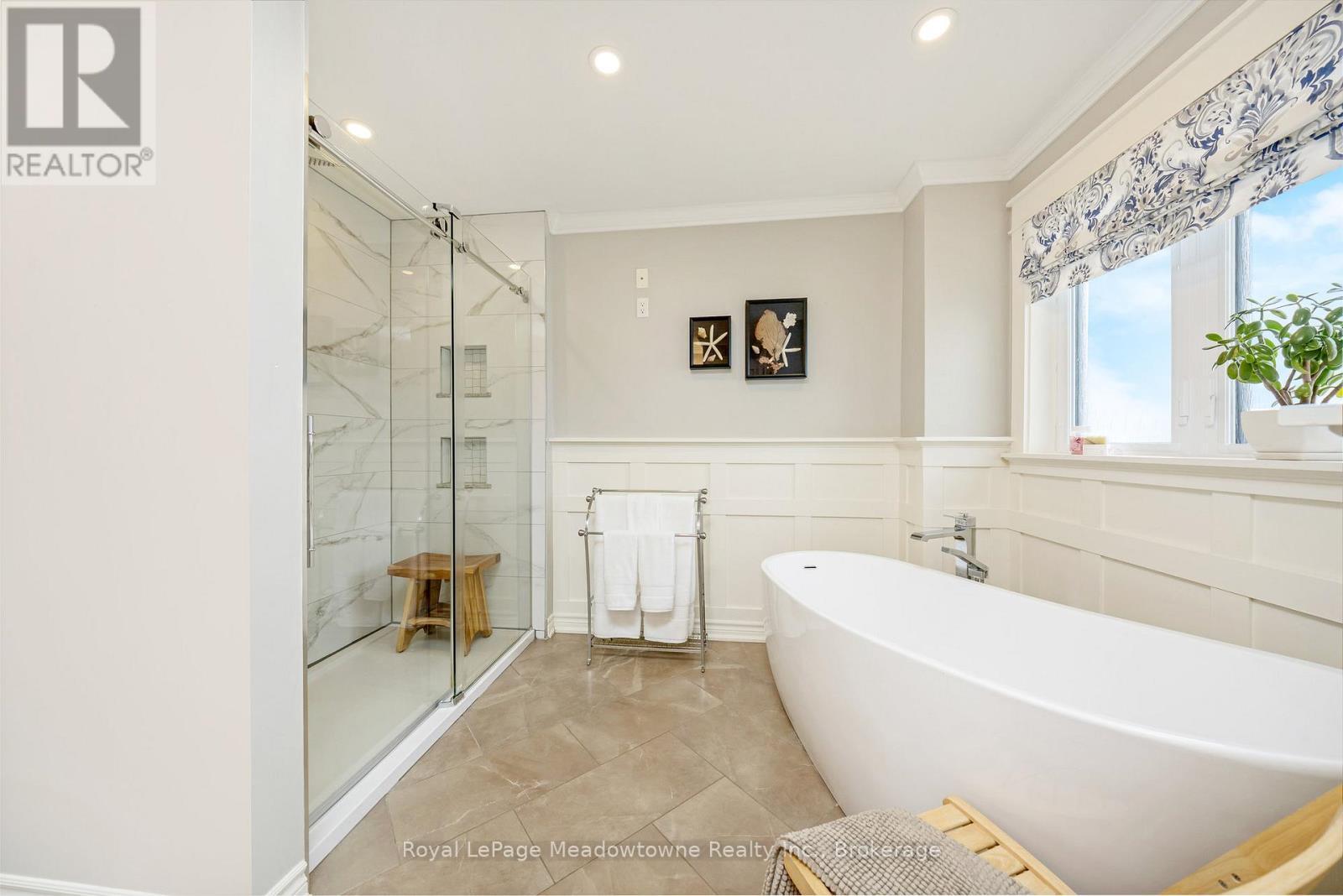 












738 ROBERTSON CRESCENT

,
Milton (TM Timberlea),




Ontario
L9T4W4

