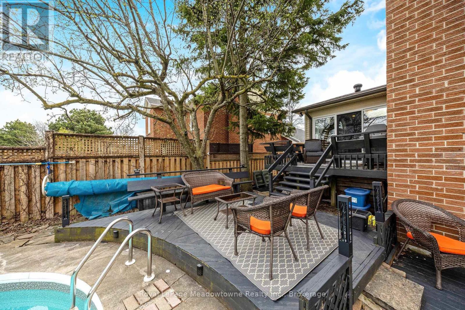 












738 ROBERTSON CRESCENT

,
Milton (TM Timberlea),




Ontario
L9T4W4

