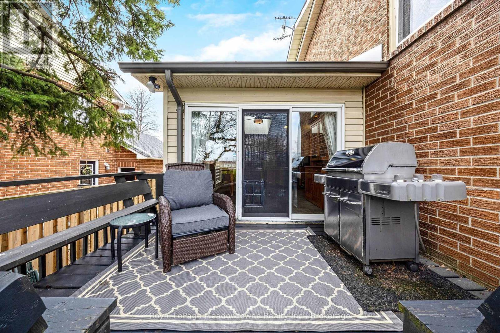 












738 ROBERTSON CRESCENT

,
Milton (TM Timberlea),




Ontario
L9T4W4

