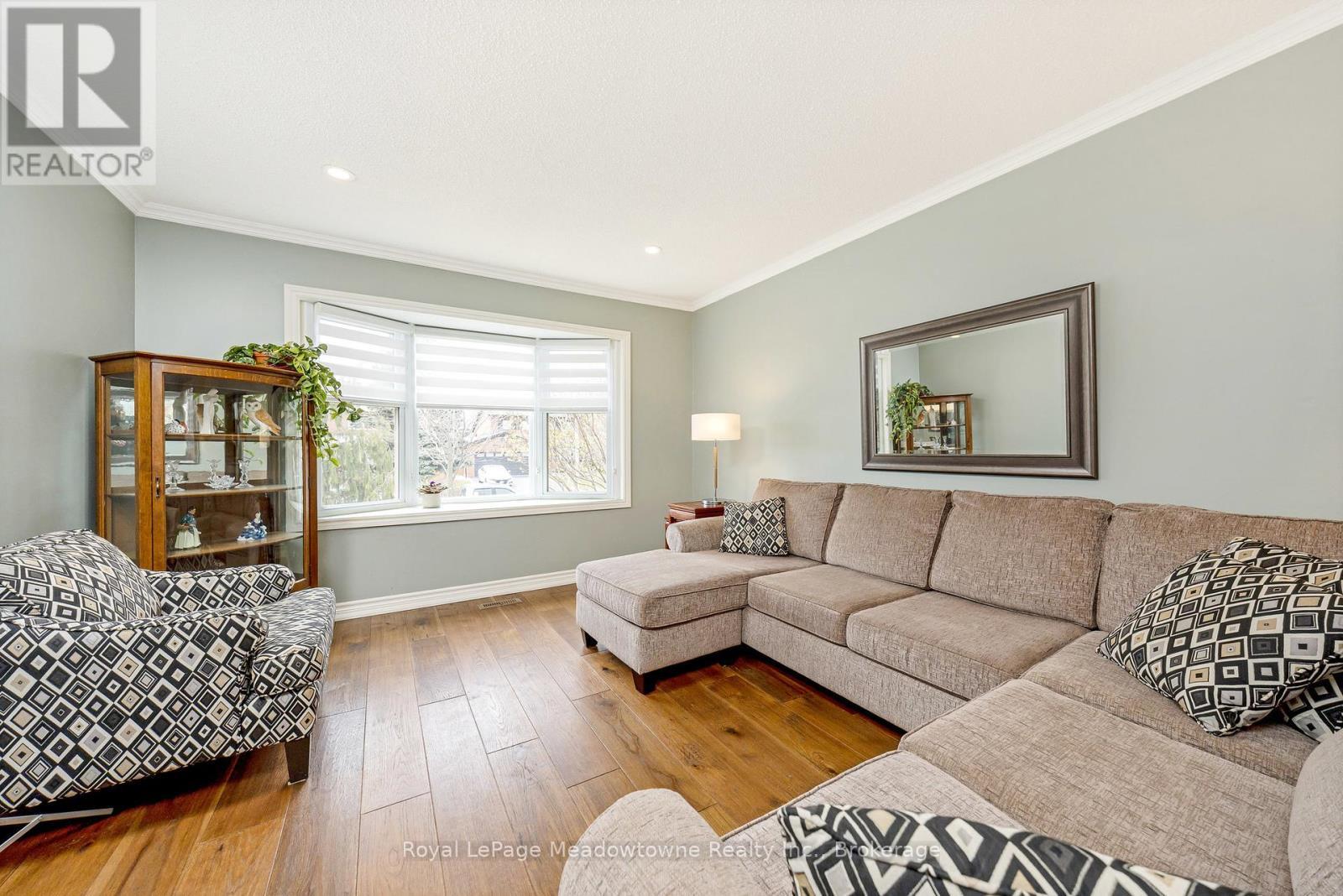 












738 ROBERTSON CRESCENT

,
Milton (TM Timberlea),




Ontario
L9T4W4

