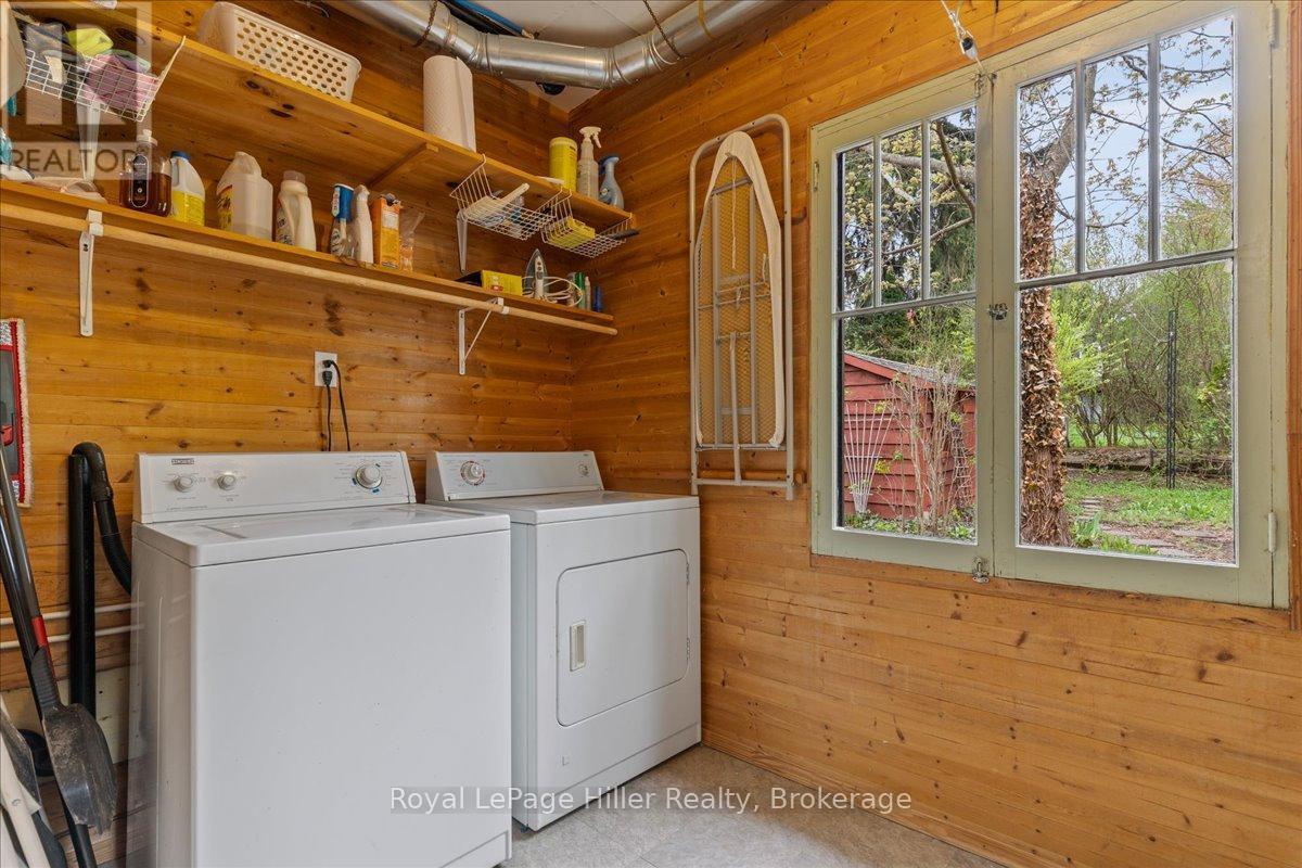 












61 BALLANTYNE AVENUE

,
Stratford,




Ontario
N5A3A6

