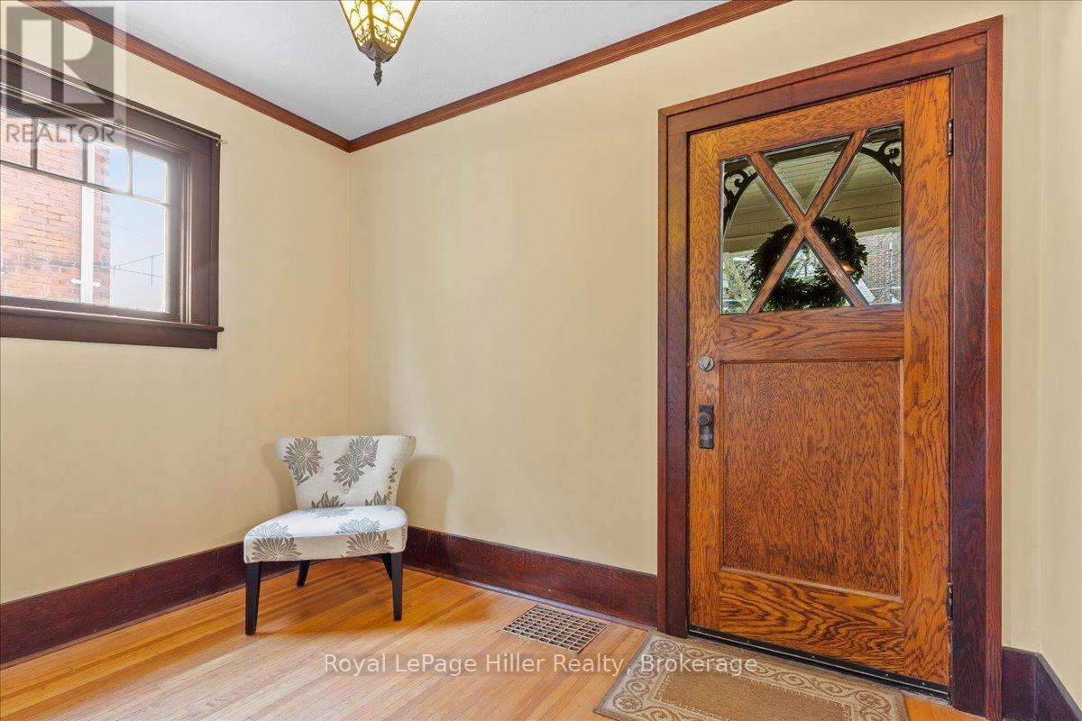 












61 BALLANTYNE AVENUE

,
Stratford,




Ontario
N5A3A6

