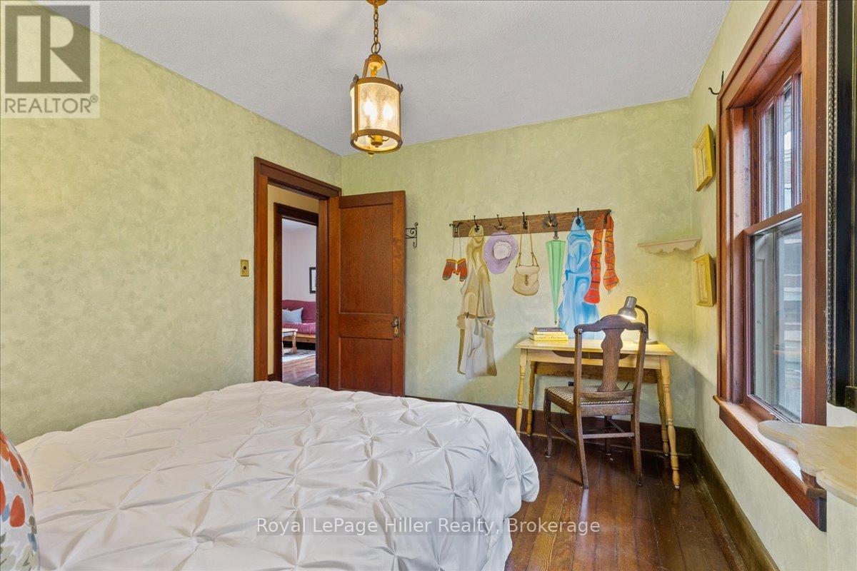 












61 BALLANTYNE AVENUE

,
Stratford,




Ontario
N5A3A6

