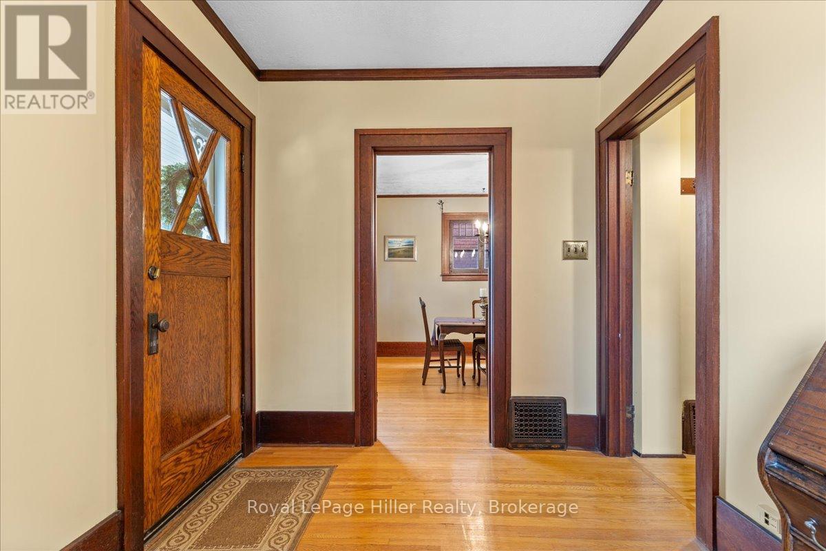 












61 BALLANTYNE AVENUE

,
Stratford,




Ontario
N5A3A6


