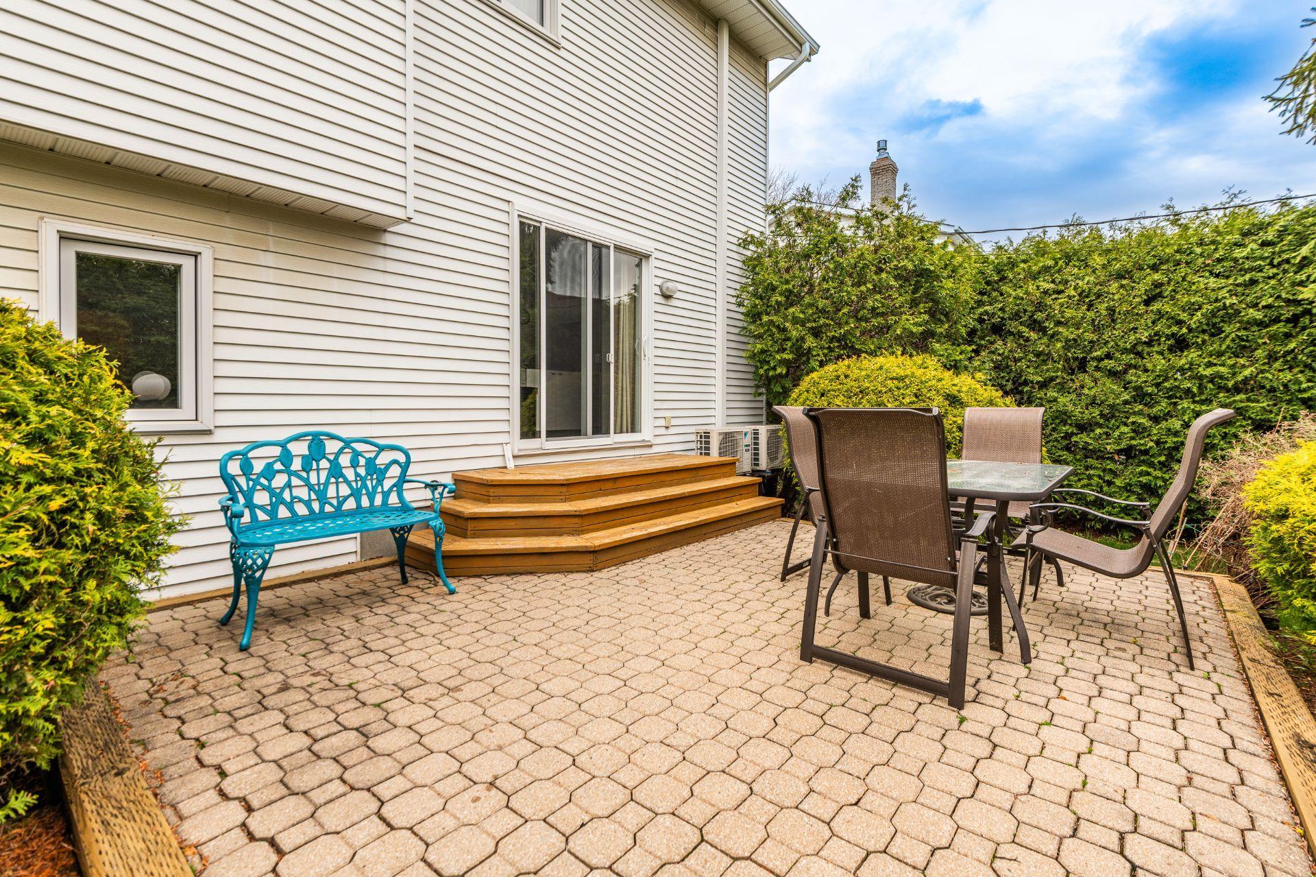 









710


Rue Nicolas-Perrot

,
Boucherville,




QC
J4B7V7

