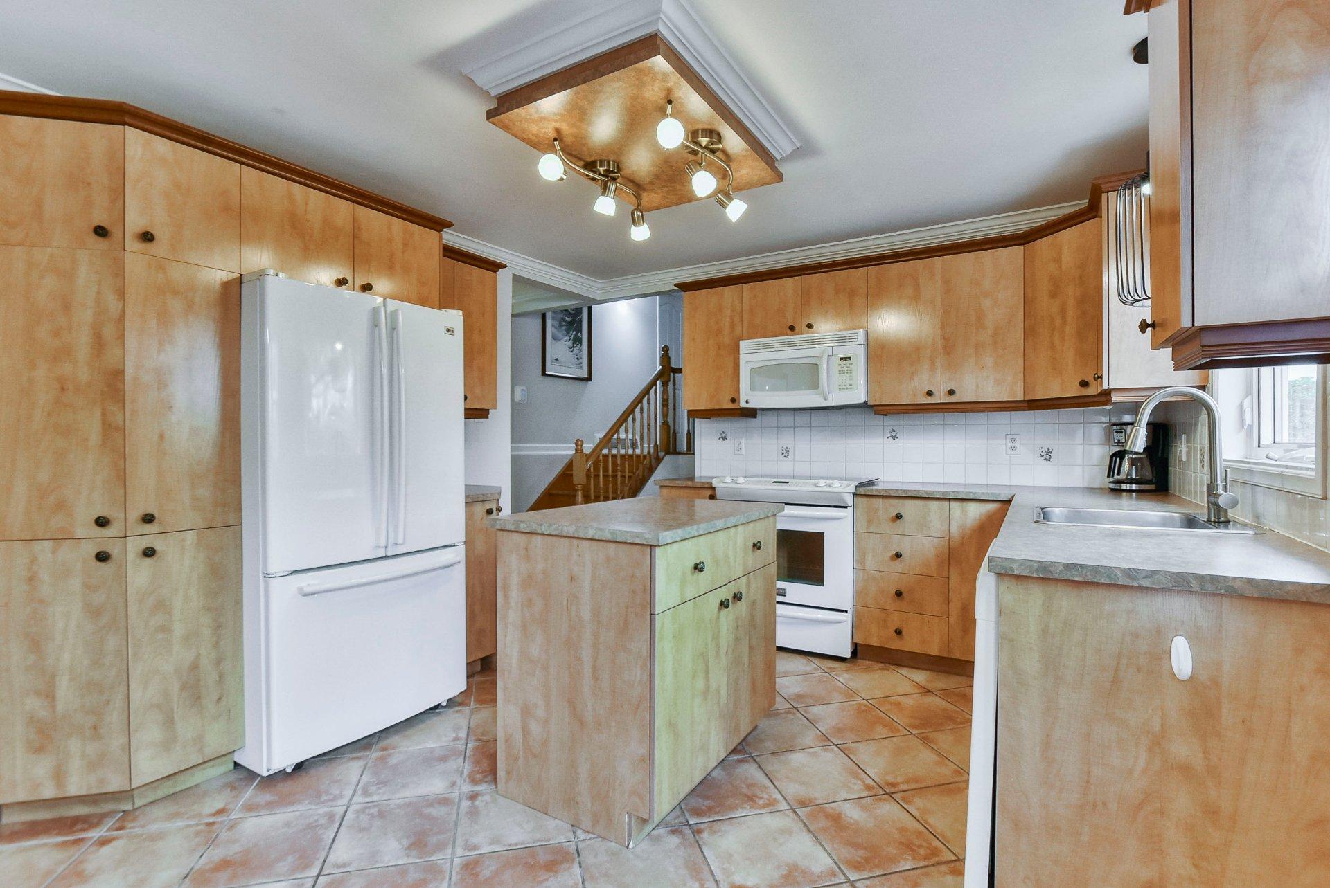 









224


Av. Caumartin

,
Boisbriand,




QC
J7G1L7

