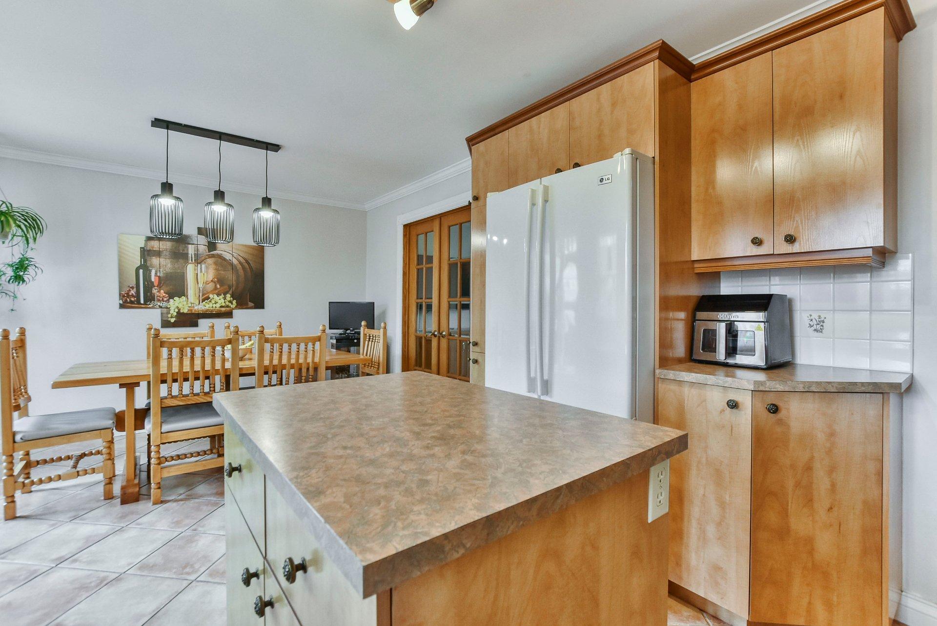 









224


Av. Caumartin

,
Boisbriand,




QC
J7G1L7

