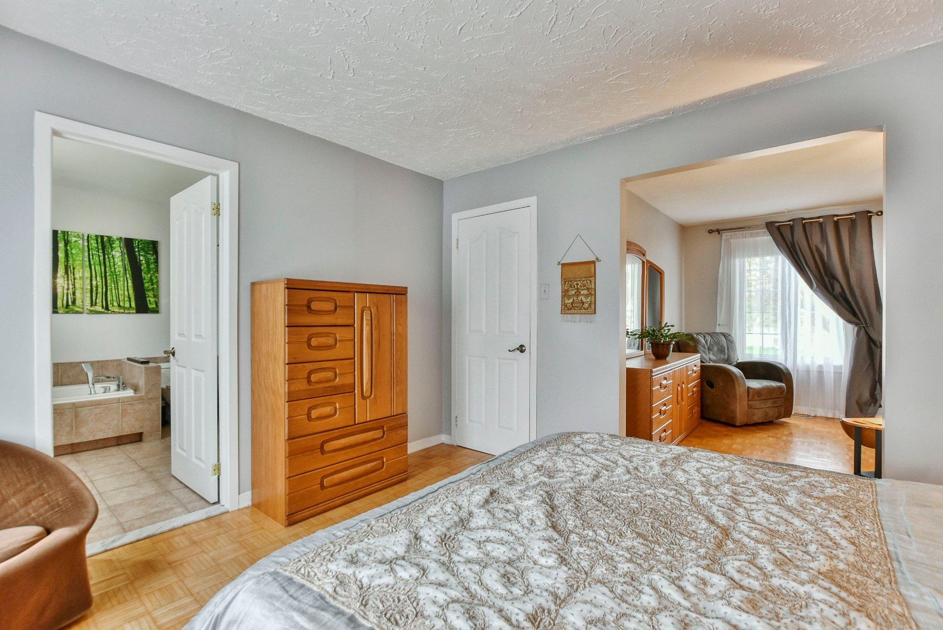 









224


Av. Caumartin

,
Boisbriand,




QC
J7G1L7


