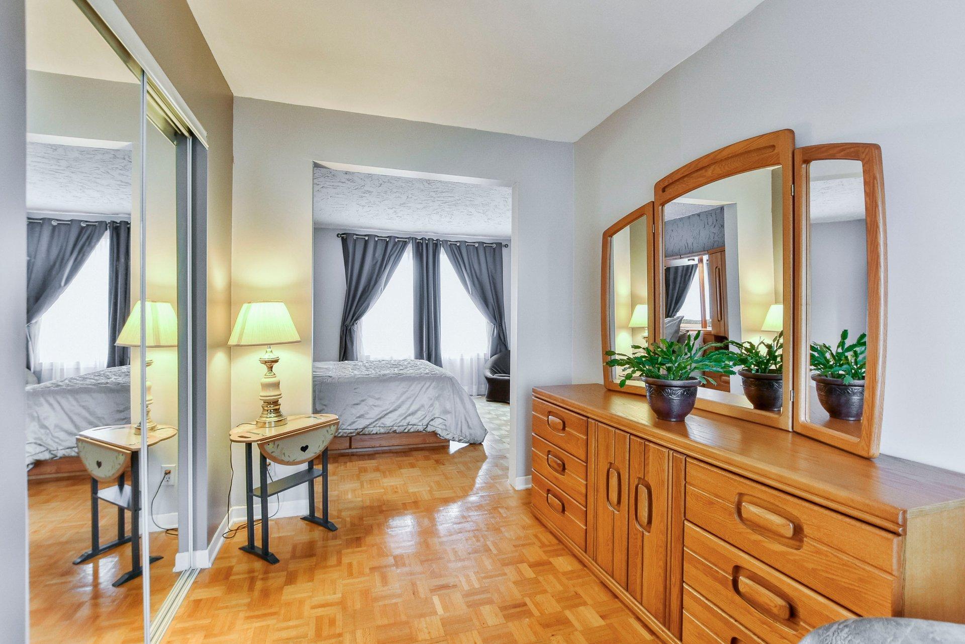 









224


Av. Caumartin

,
Boisbriand,




QC
J7G1L7

