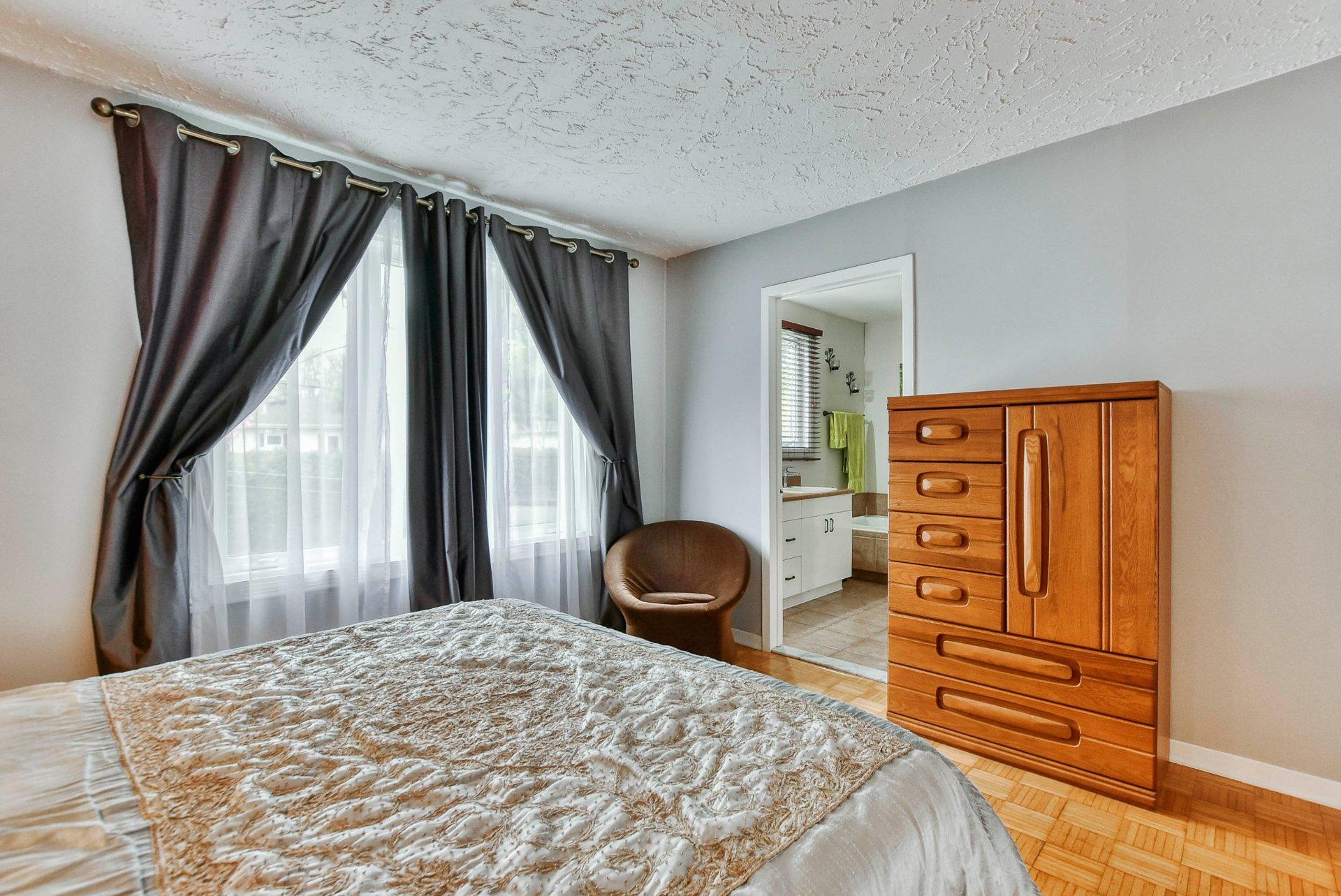 









224


Av. Caumartin

,
Boisbriand,




QC
J7G1L7

