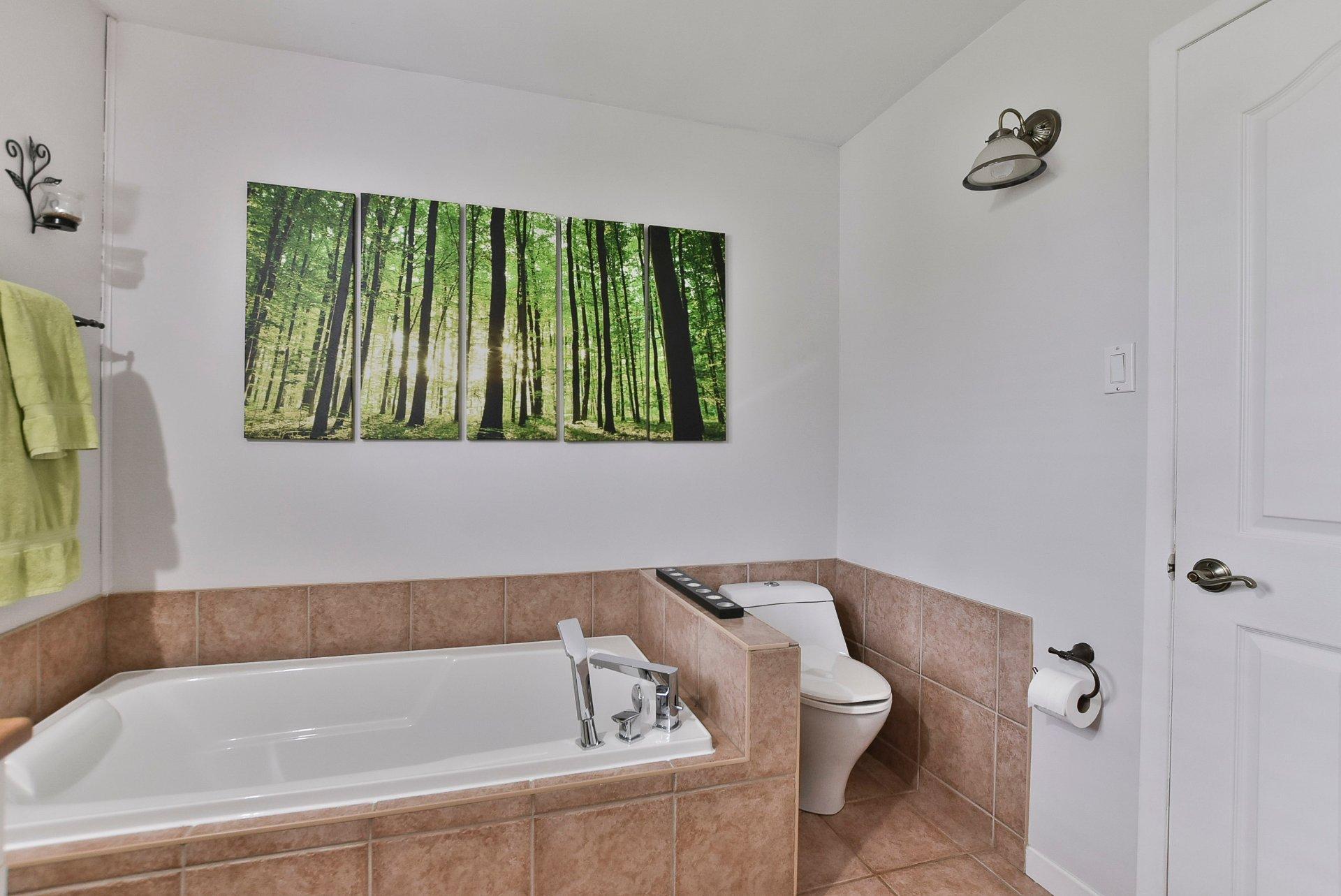 









224


Av. Caumartin

,
Boisbriand,




QC
J7G1L7

