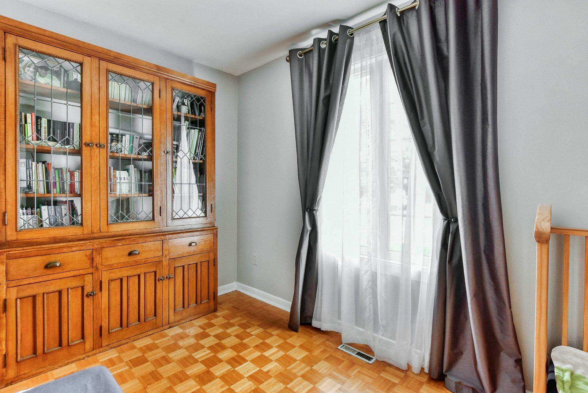 









224


Av. Caumartin

,
Boisbriand,




QC
J7G1L7

