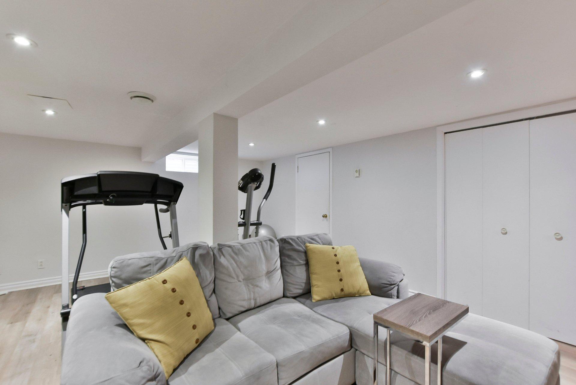









224


Av. Caumartin

,
Boisbriand,




QC
J7G1L7

