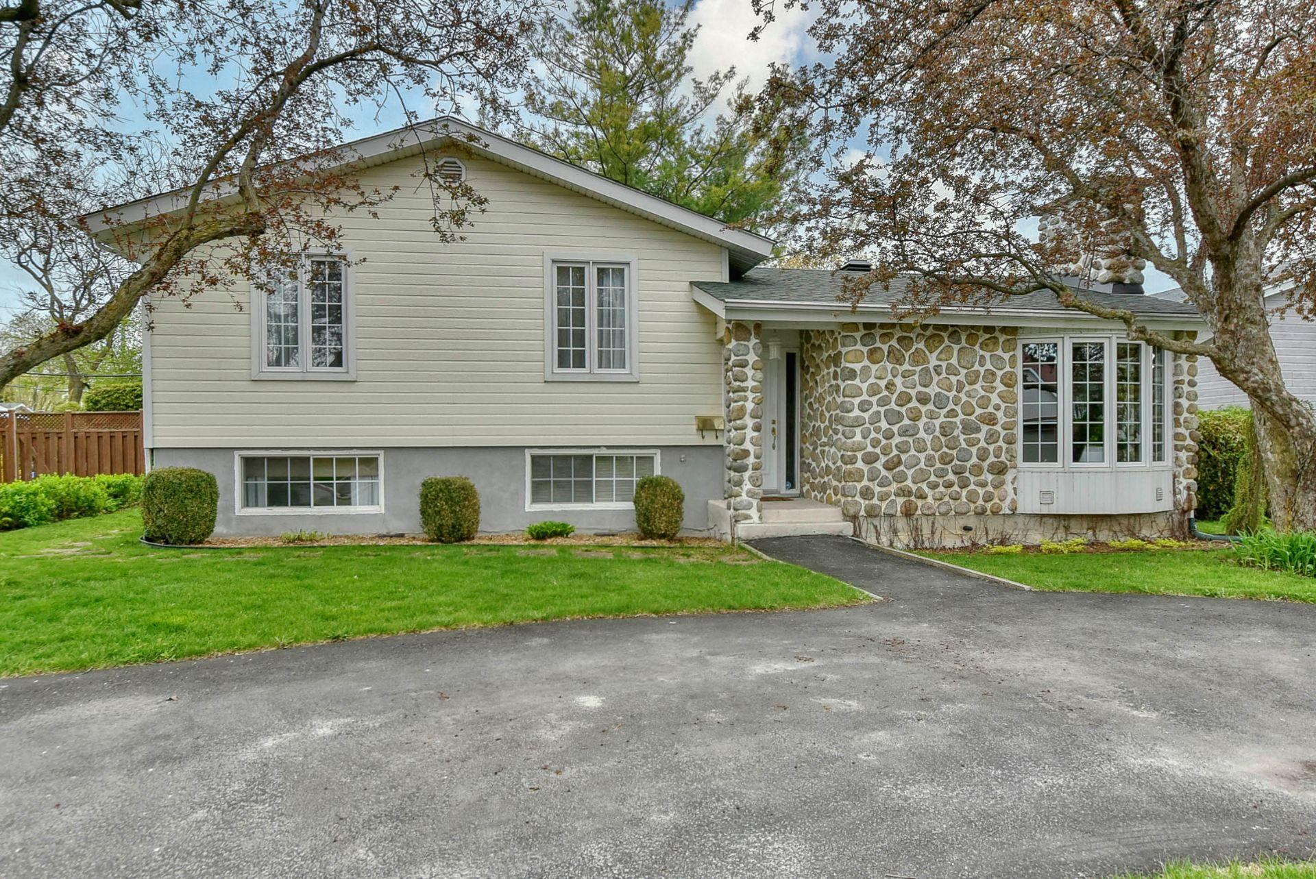 









224


Av. Caumartin

,
Boisbriand,




QC
J7G1L7

