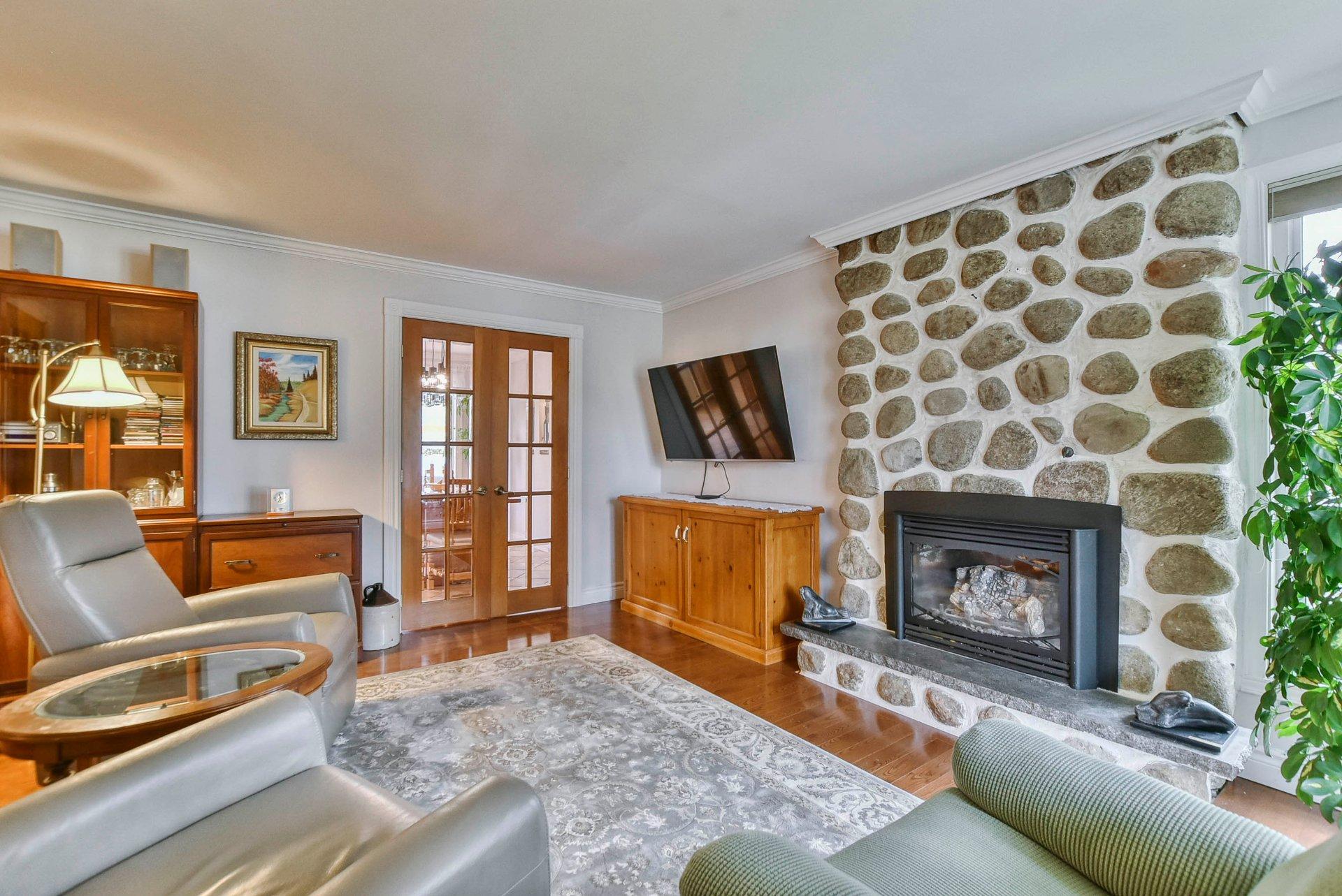 









224


Av. Caumartin

,
Boisbriand,




QC
J7G1L7

