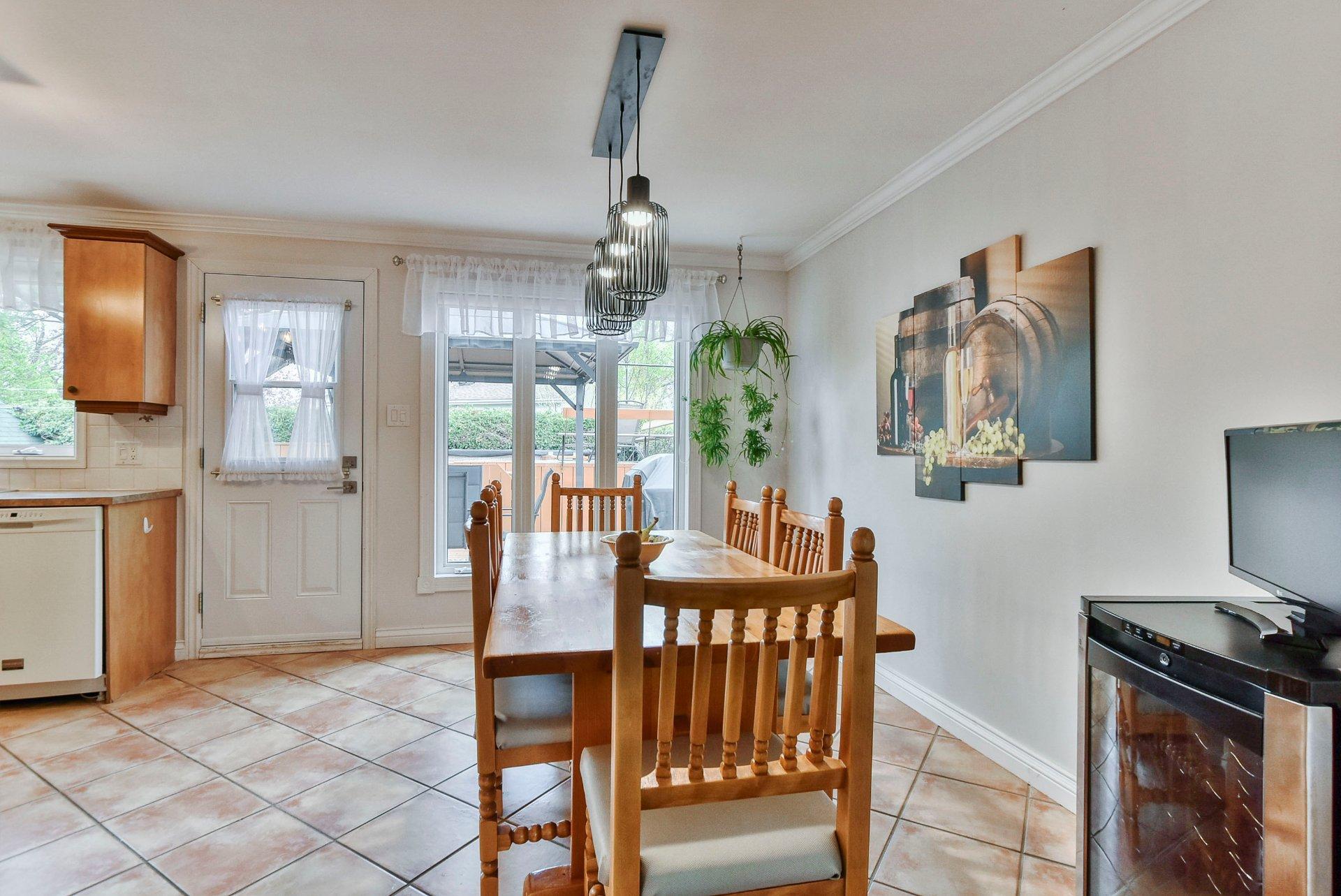 









224


Av. Caumartin

,
Boisbriand,




QC
J7G1L7

