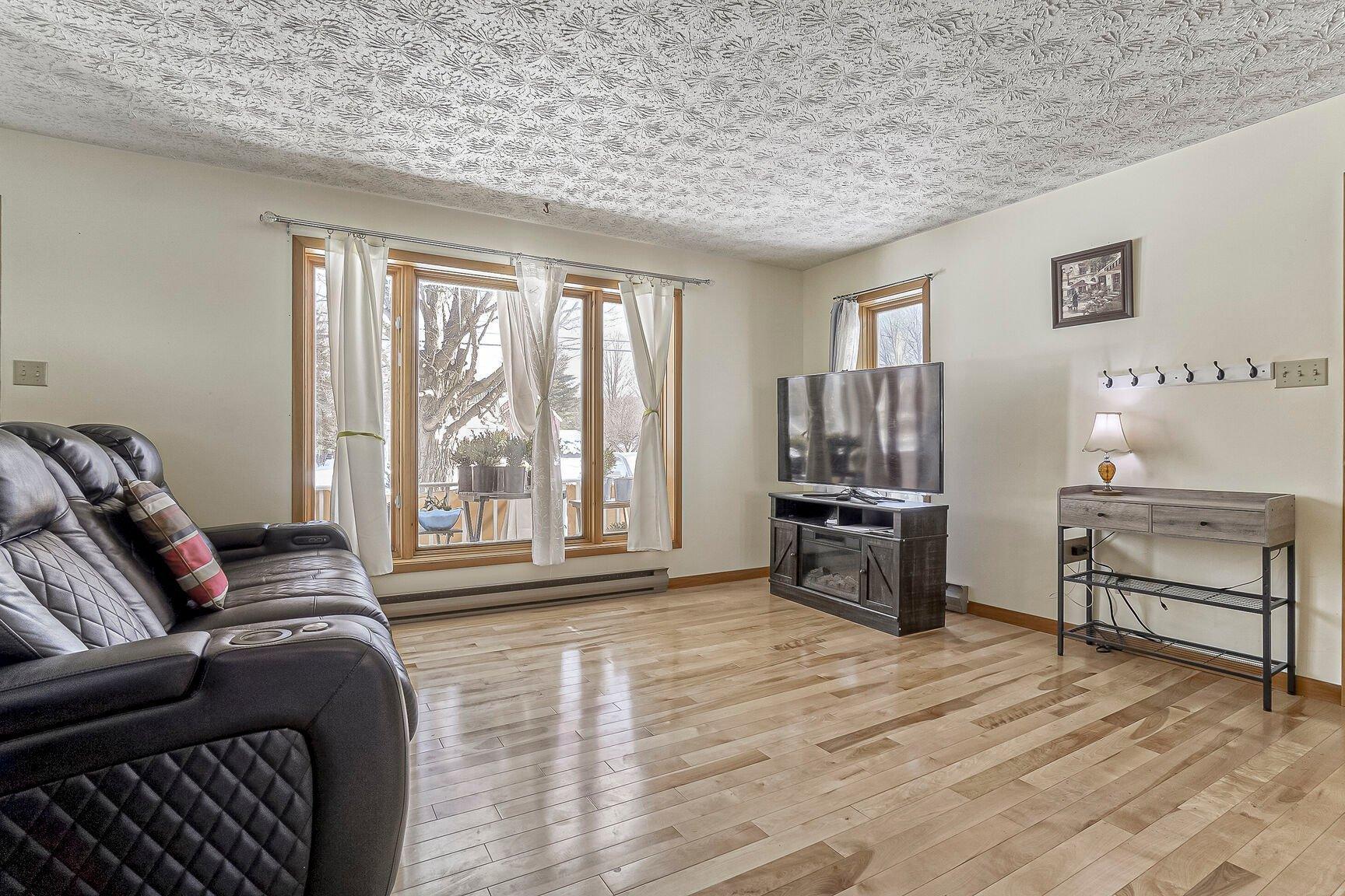 









85


Rue Principale

,
Stanstead - Ville,




QC
J0B3E5

