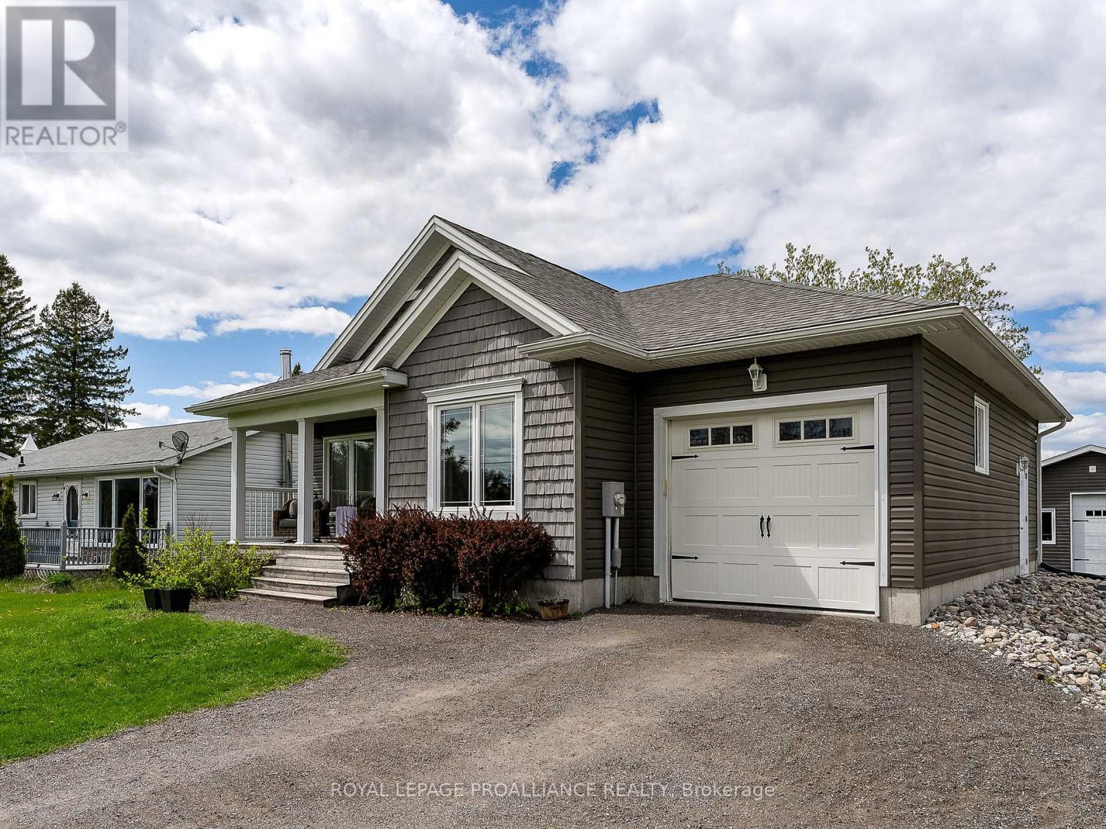 












2515 VAN LUVEN ROAD

,
Hamilton Township (Baltimore),




Ontario
K0K1C0

