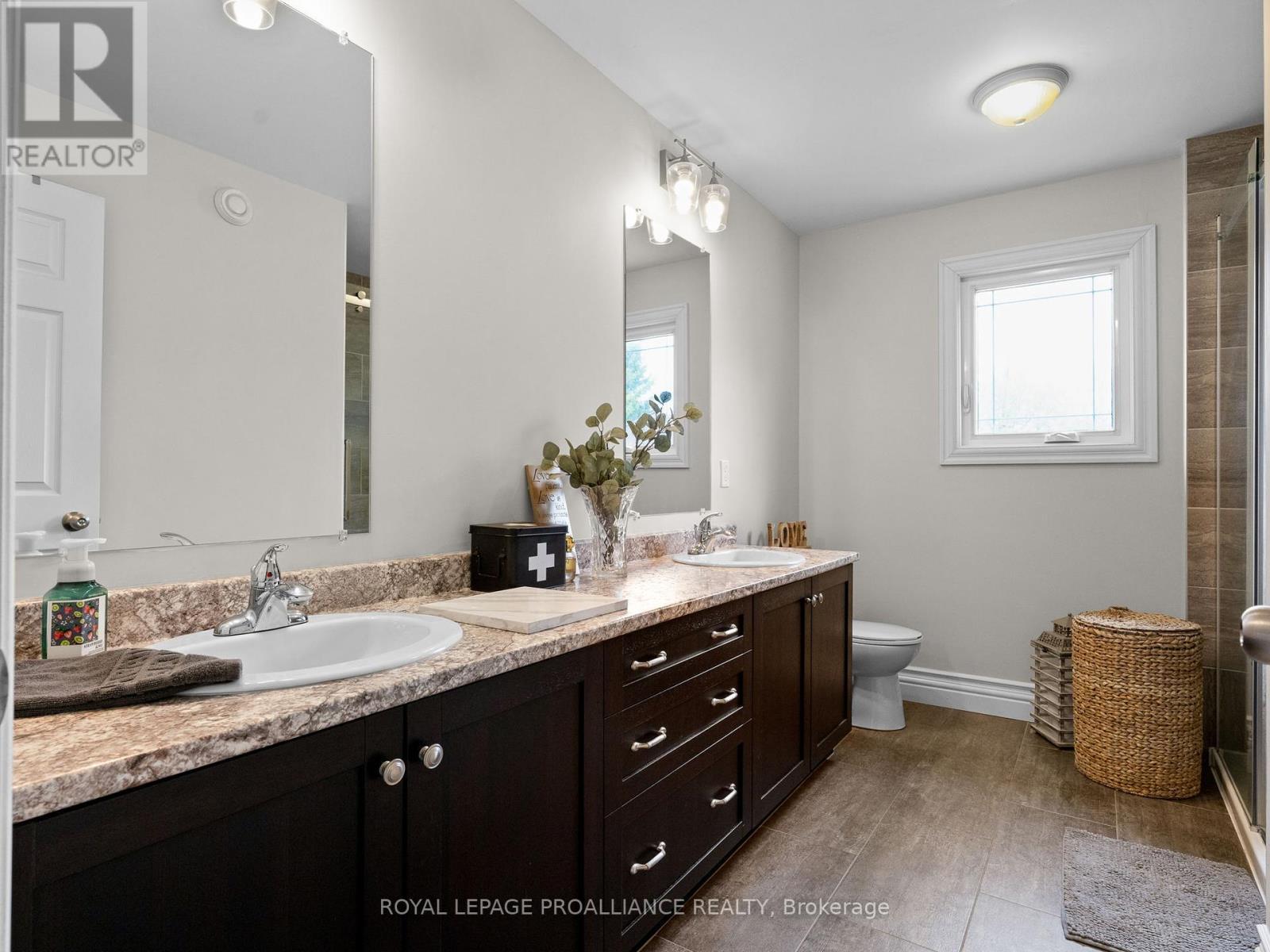 












2515 VAN LUVEN ROAD

,
Hamilton Township (Baltimore),




Ontario
K0K1C0

