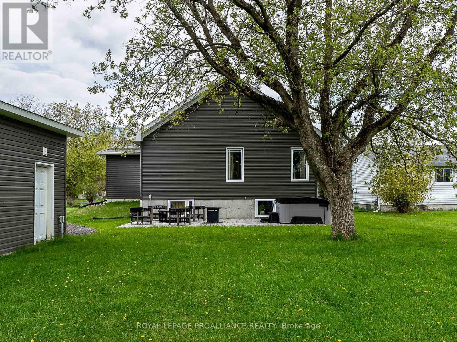 












2515 VAN LUVEN ROAD

,
Hamilton Township (Baltimore),




Ontario
K0K1C0

