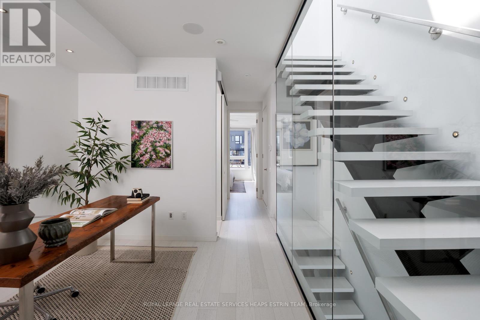 












500 SHAW STREET

,
Toronto,




Ontario
M6G3L3

