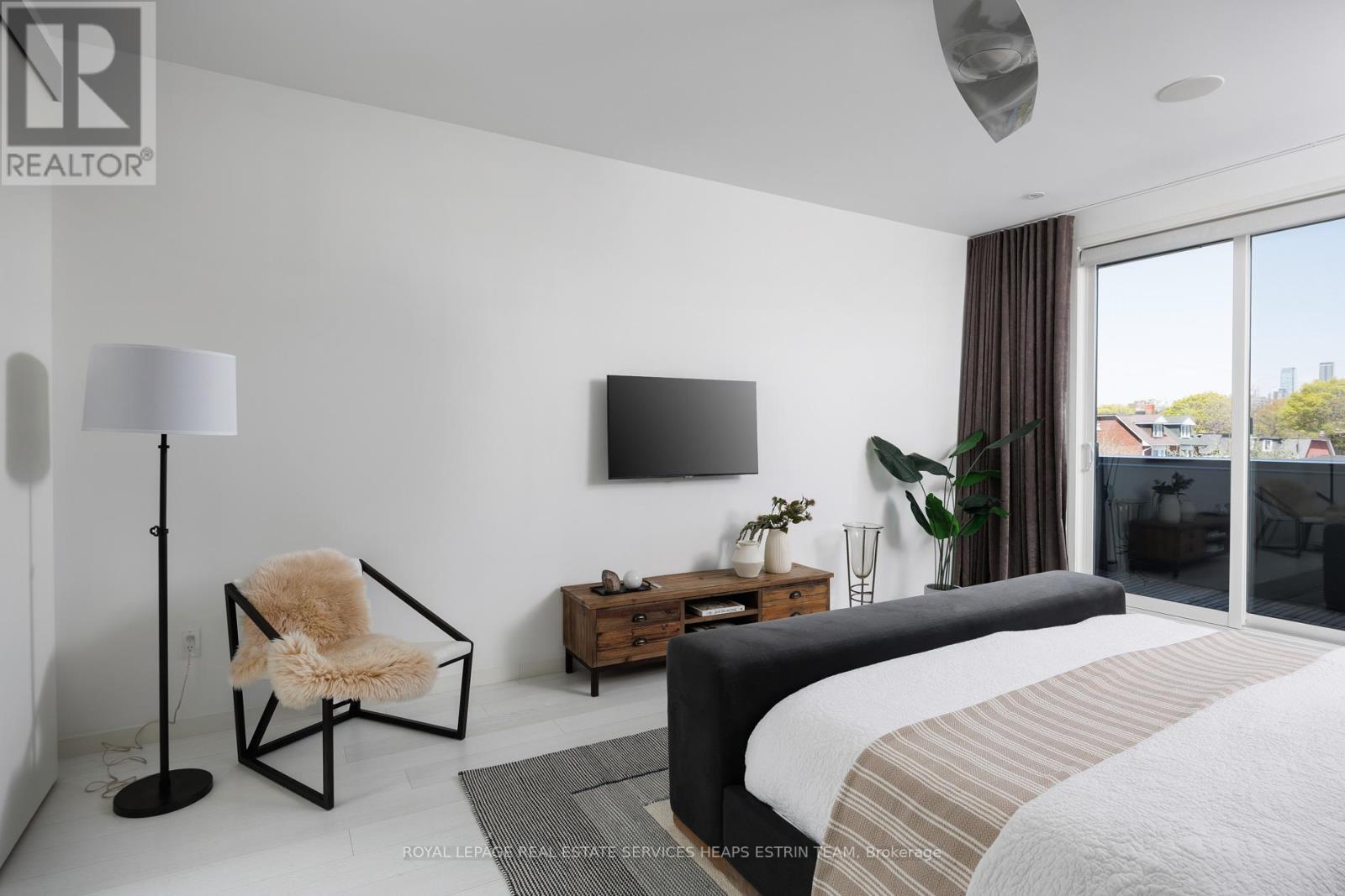 












500 SHAW STREET

,
Toronto,




Ontario
M6G3L3

