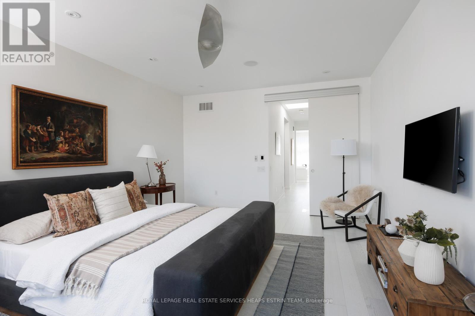 












500 SHAW STREET

,
Toronto,




Ontario
M6G3L3

