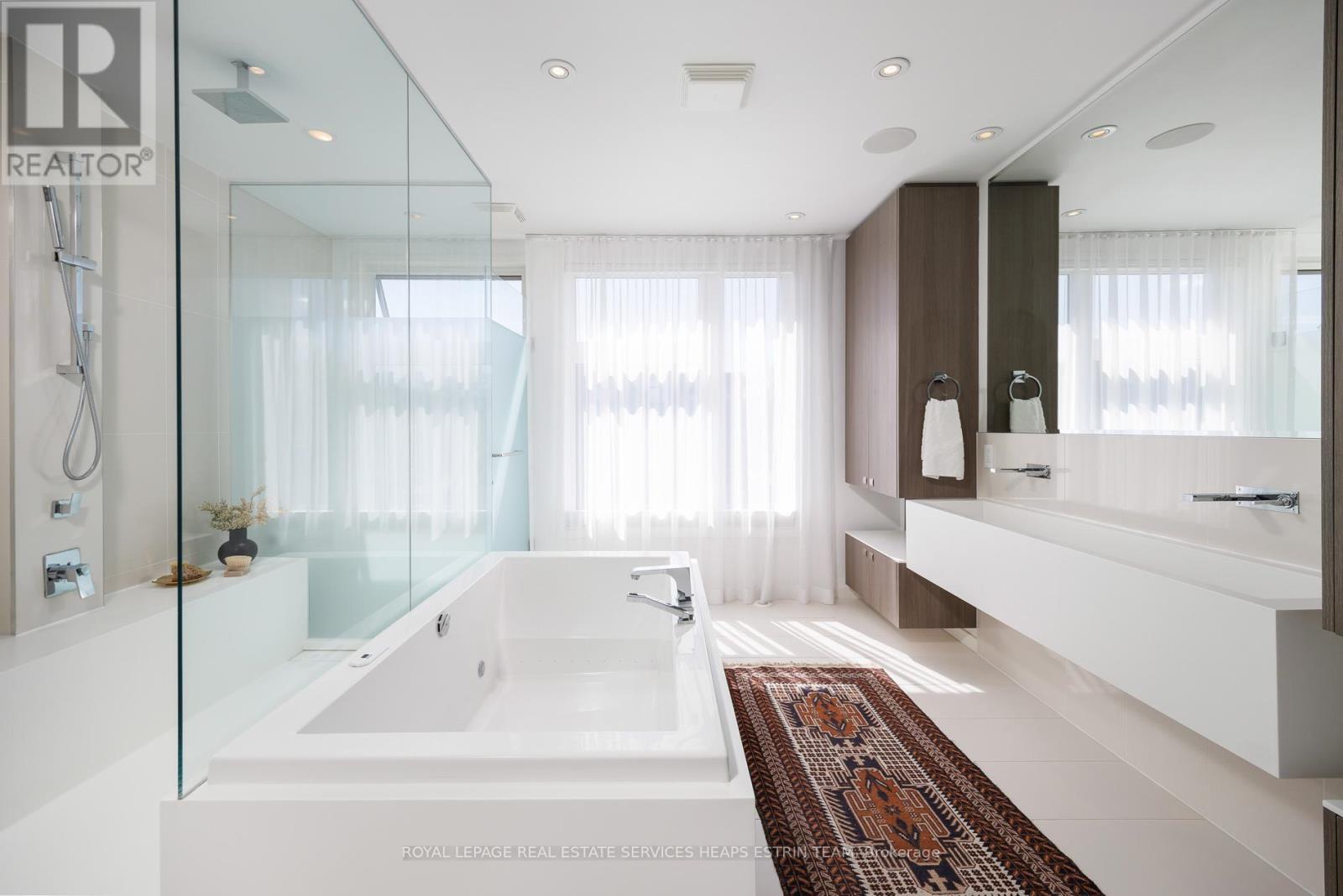 












500 SHAW STREET

,
Toronto,




Ontario
M6G3L3

