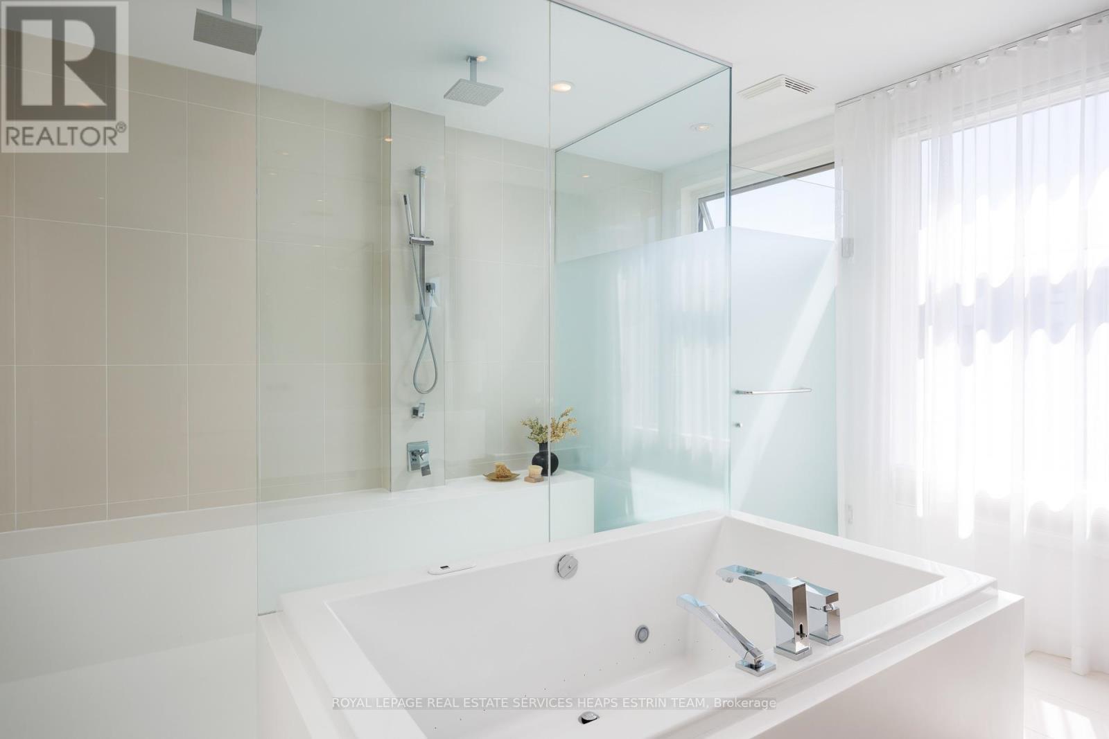 












500 SHAW STREET

,
Toronto,




Ontario
M6G3L3

