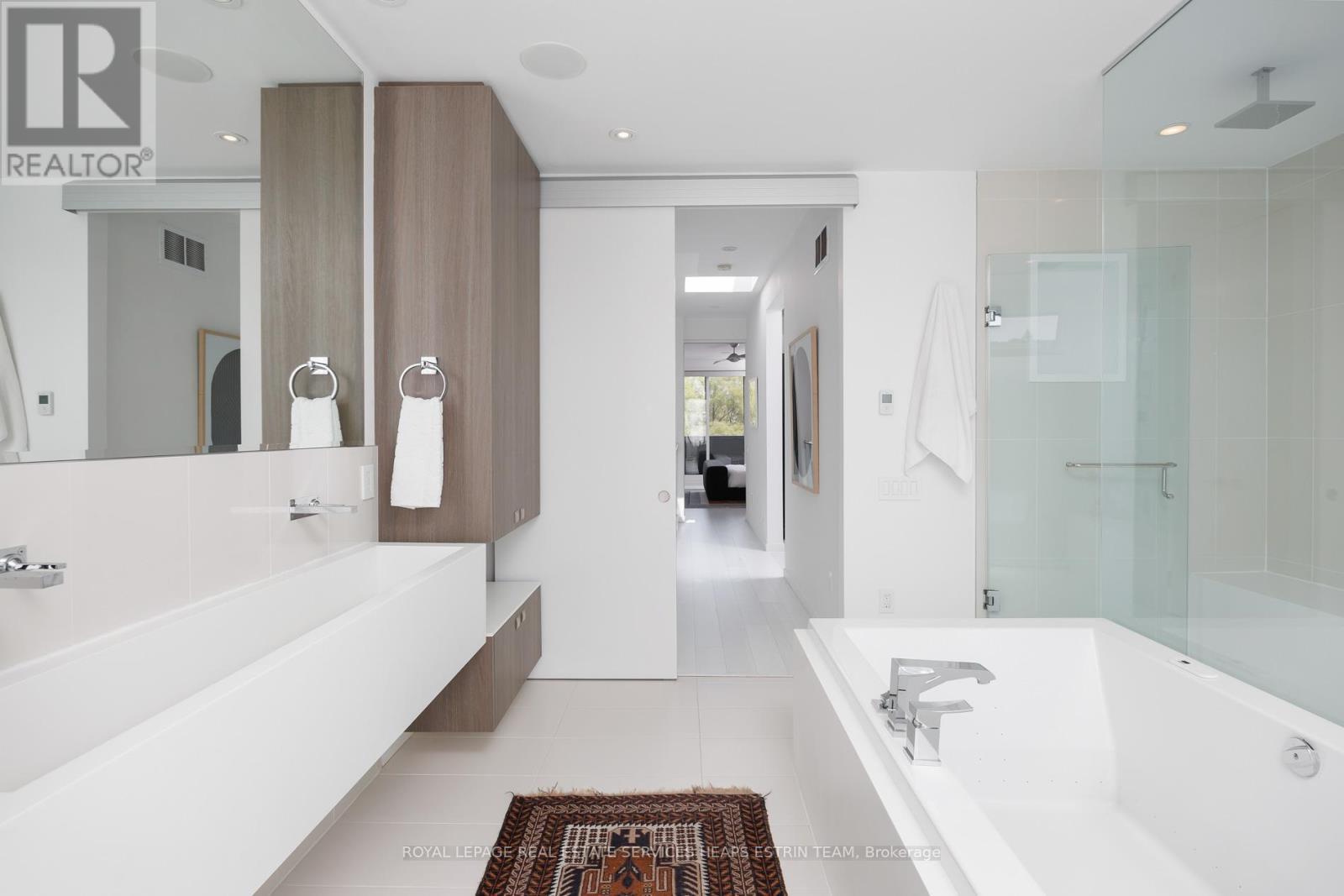 












500 SHAW STREET

,
Toronto,




Ontario
M6G3L3

