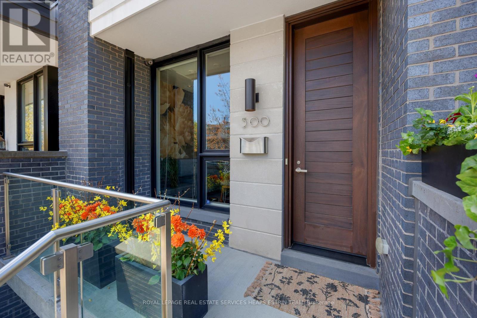 












500 SHAW STREET

,
Toronto,




Ontario
M6G3L3

