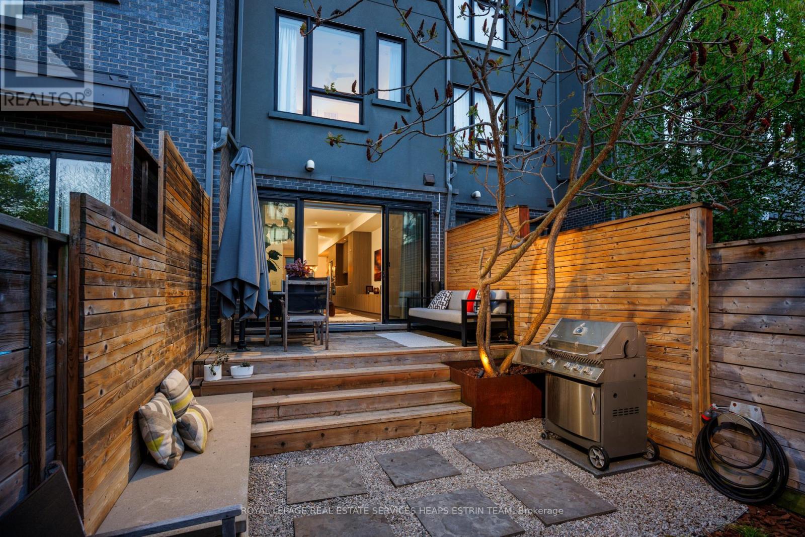 












500 SHAW STREET

,
Toronto,




Ontario
M6G3L3

