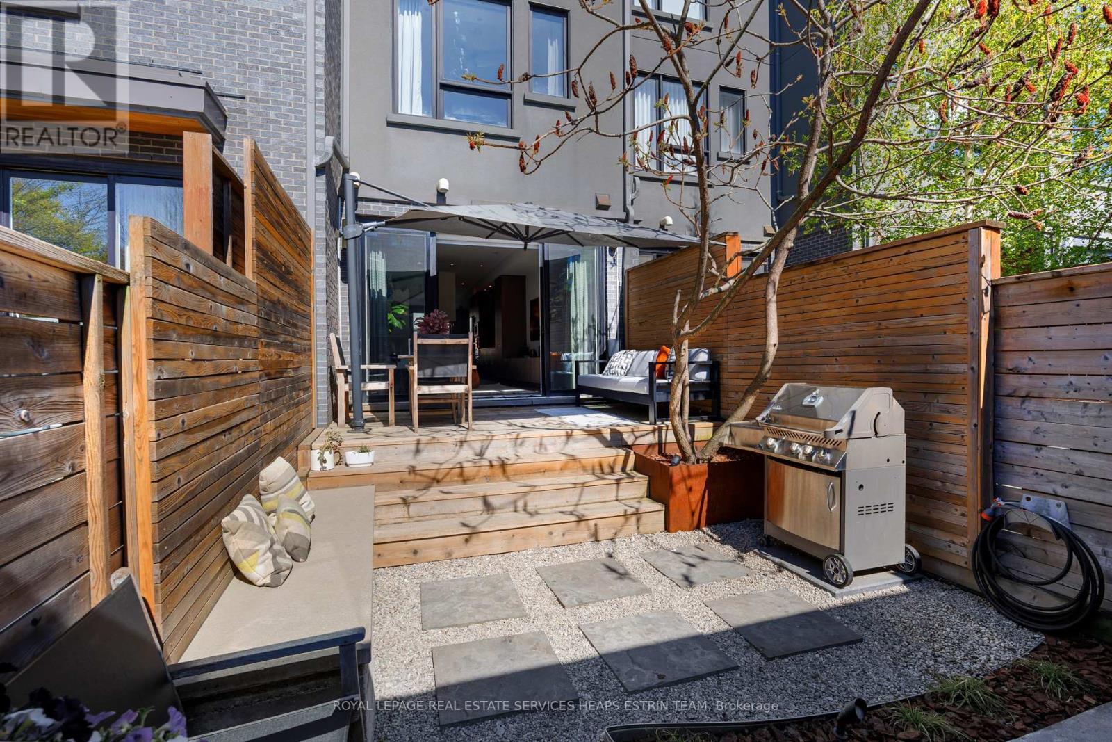 












500 SHAW STREET

,
Toronto,




Ontario
M6G3L3

