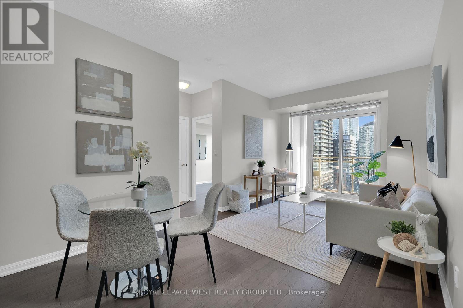 












1108 - 628 FLEET STREET

,
Toronto,




Ontario
M5V1A8

