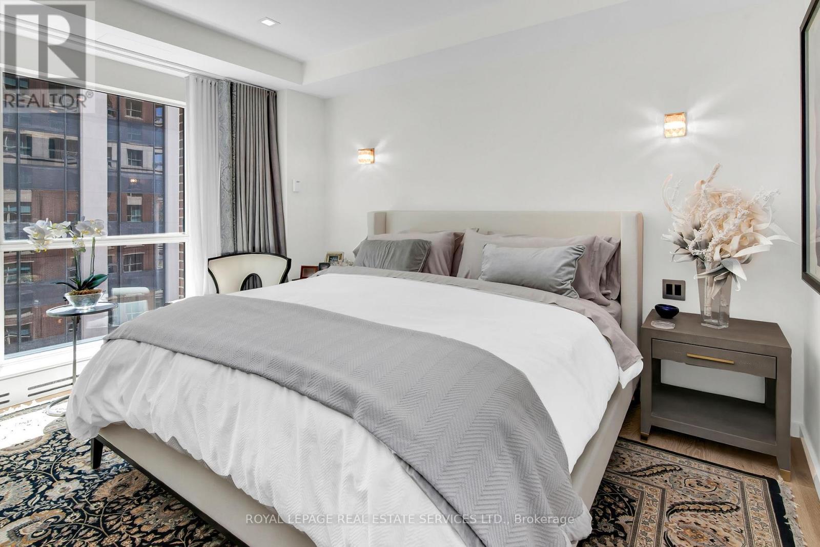 












805 - 38 AVENUE ROAD

,
Toronto,




Ontario
M5R2G2

