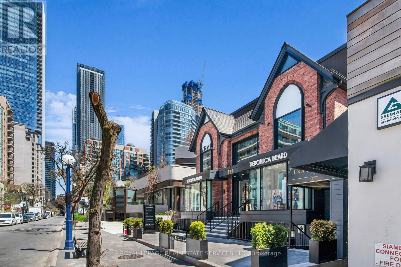 












805 - 38 AVENUE ROAD

,
Toronto,




Ontario
M5R2G2

