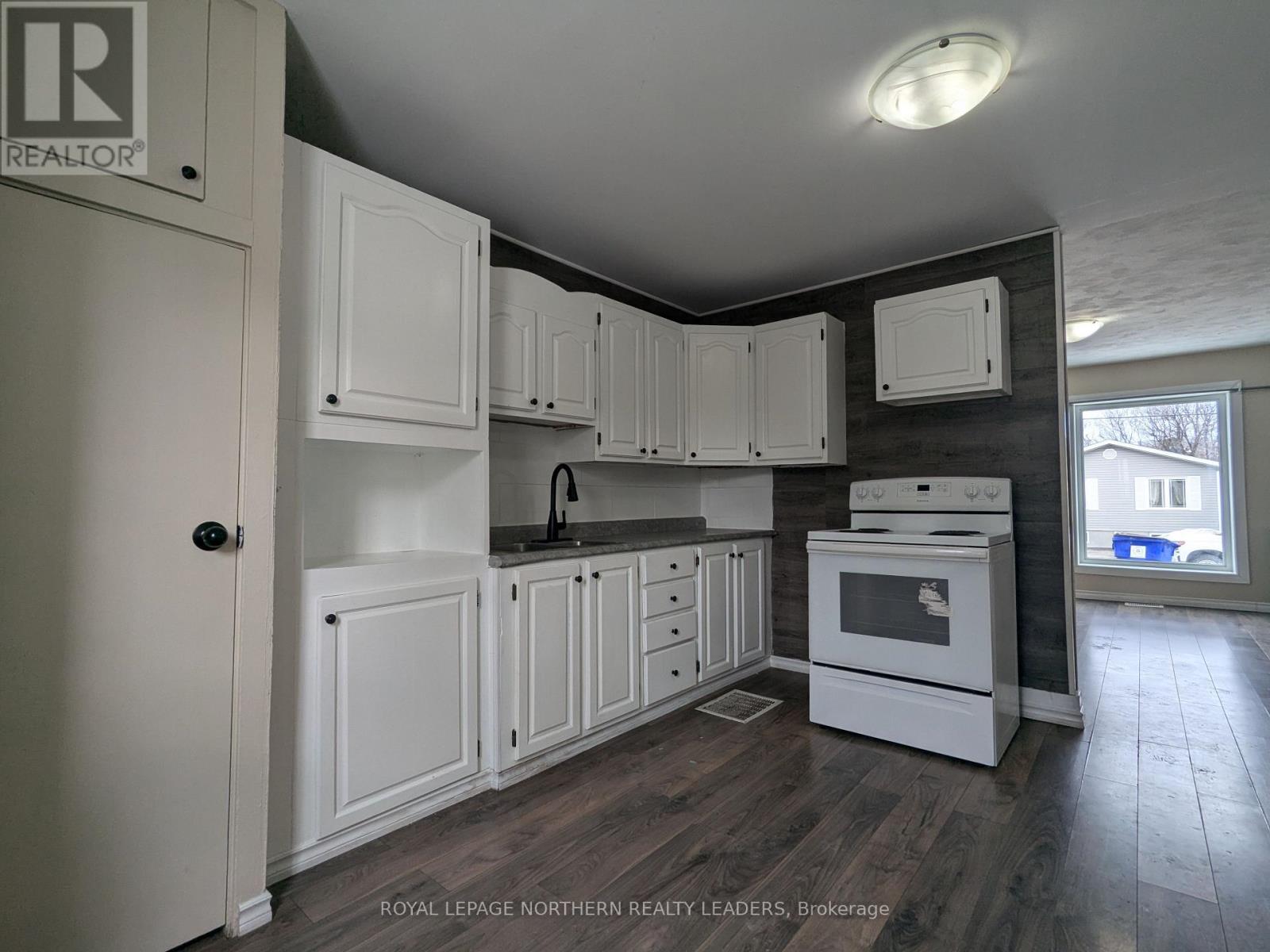 












383 BELANGER AVENUE

,
Timmins (TS - SW),




Ontario
P4N2W3

