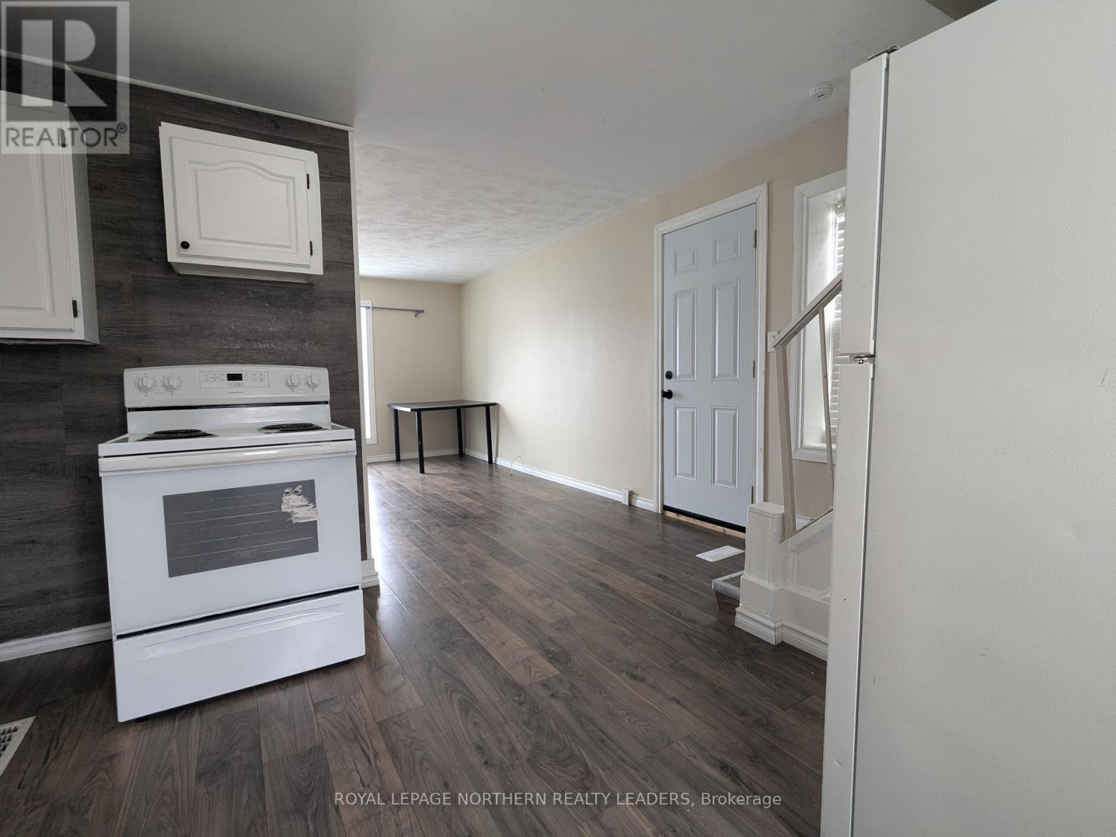 












383 BELANGER AVENUE

,
Timmins (TS - SW),




Ontario
P4N2W3

