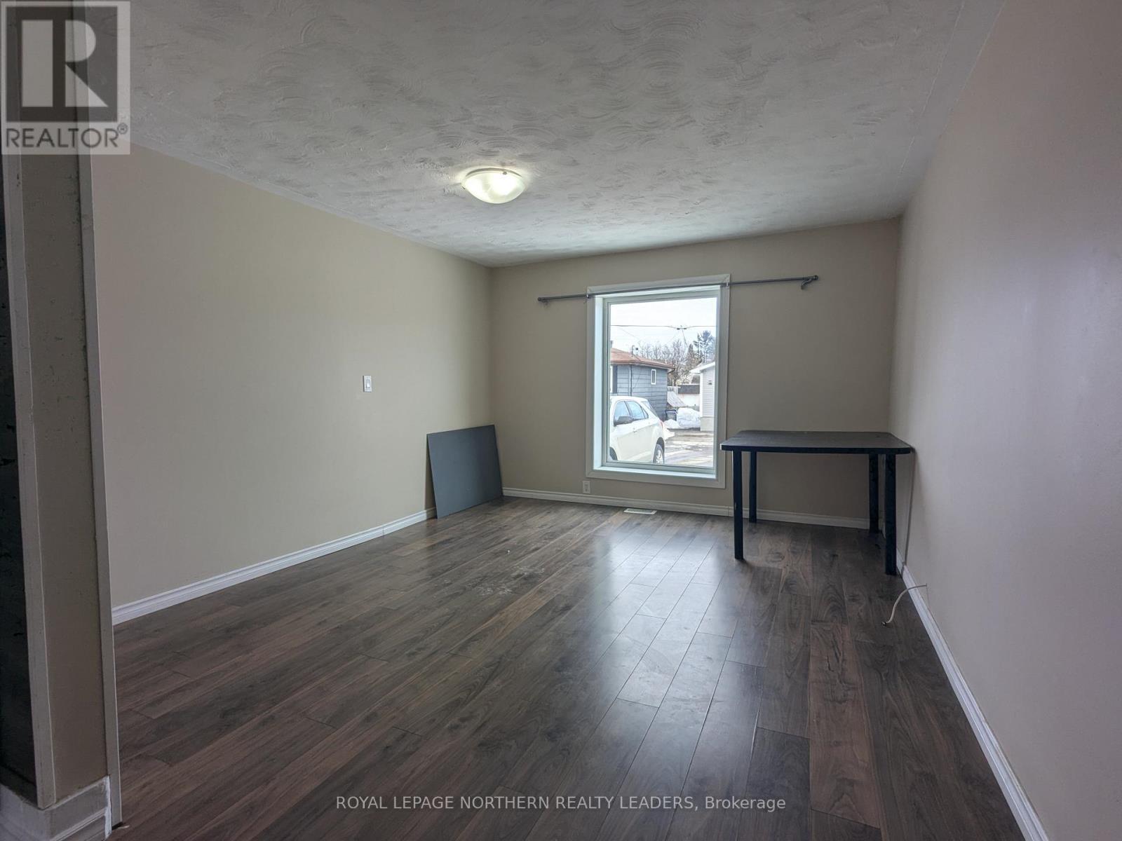 












383 BELANGER AVENUE

,
Timmins (TS - SW),




Ontario
P4N2W3

