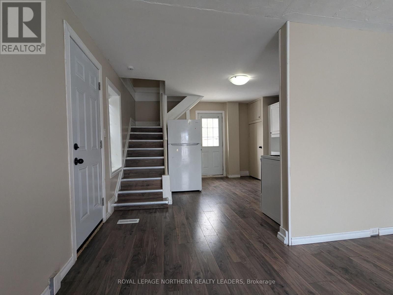 












383 BELANGER AVENUE

,
Timmins (TS - SW),




Ontario
P4N2W3

