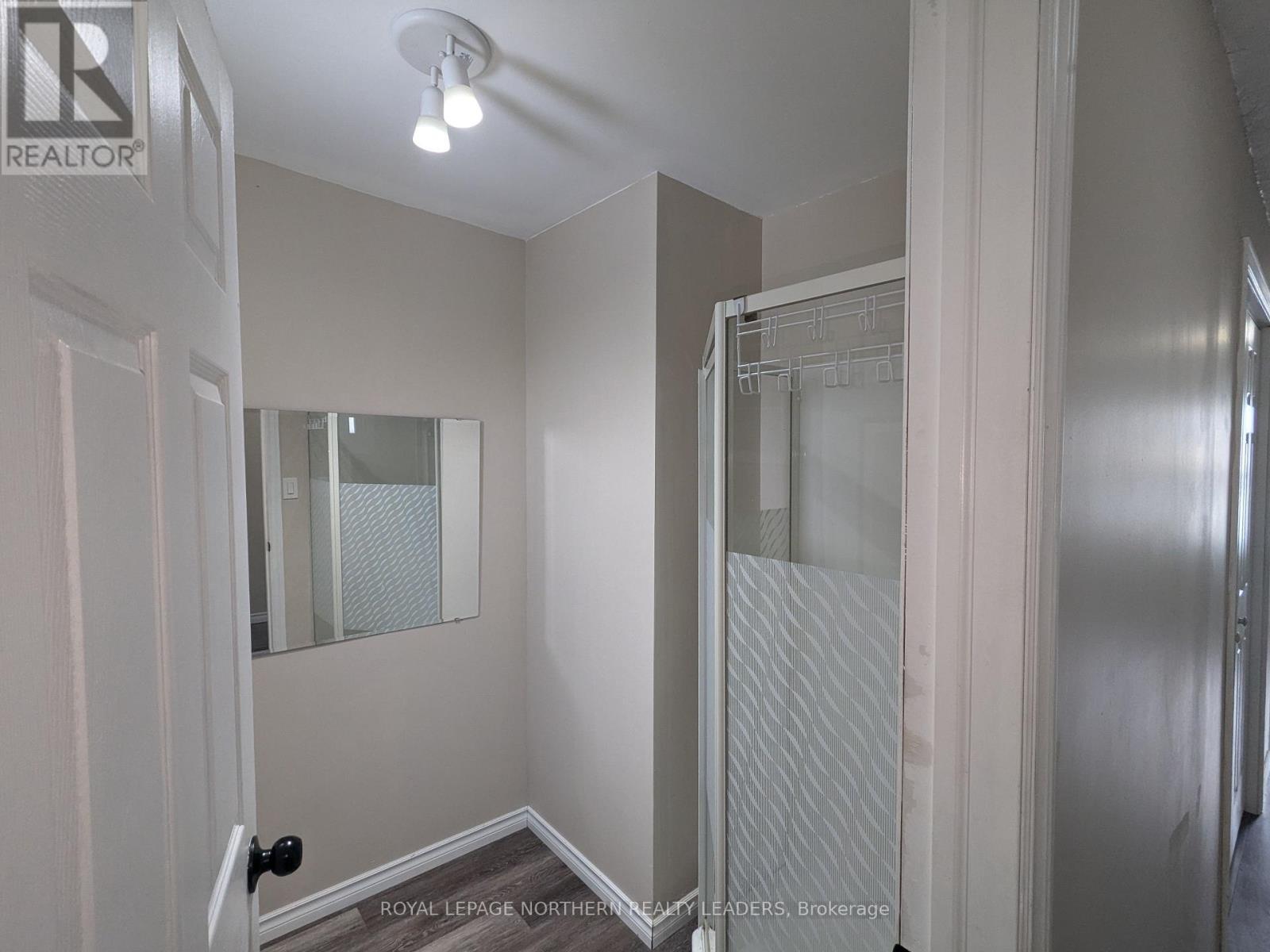 












383 BELANGER AVENUE

,
Timmins (TS - SW),




Ontario
P4N2W3

