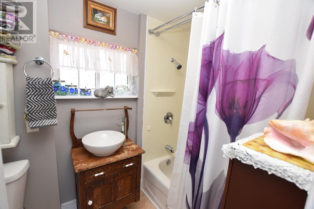 












446 Cameron RD

,
Huron Shores,




Ontario
P0R1H0

