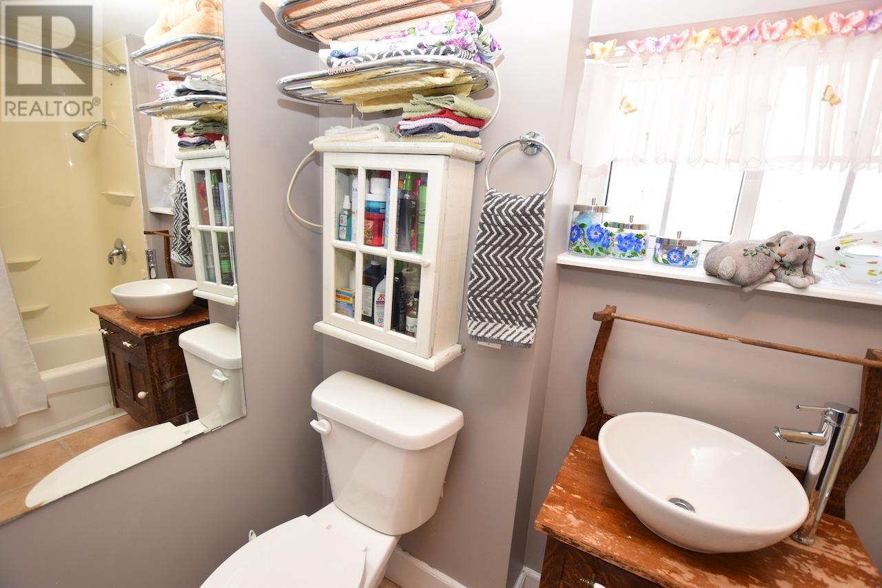 












446 Cameron RD

,
Huron Shores,




Ontario
P0R1H0

