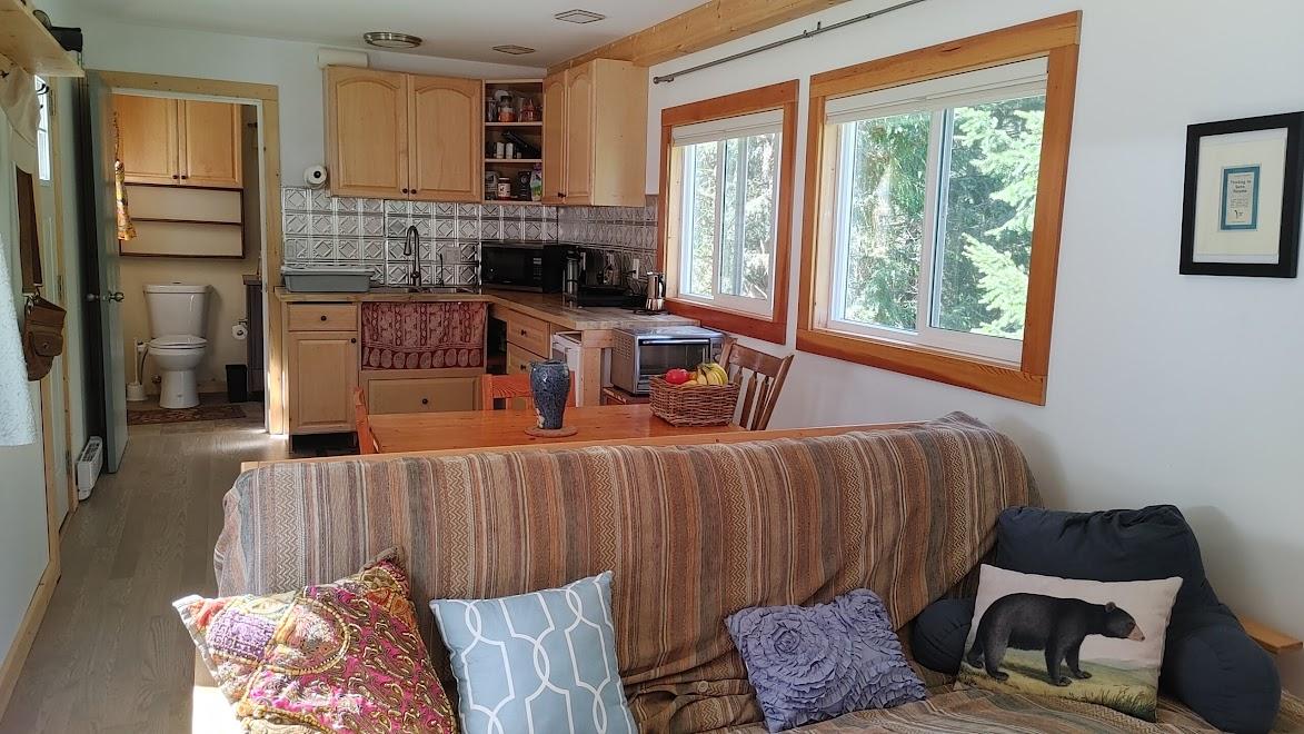 









2276


6

Highway,
Crescent Valley,




BC
V0G 1H0

