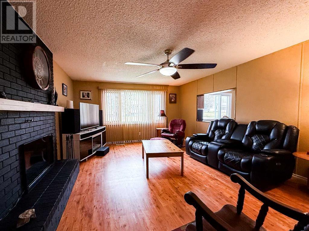 












123 Cheviot Drive

,
Hinton,




Alberta
T7V1P8

