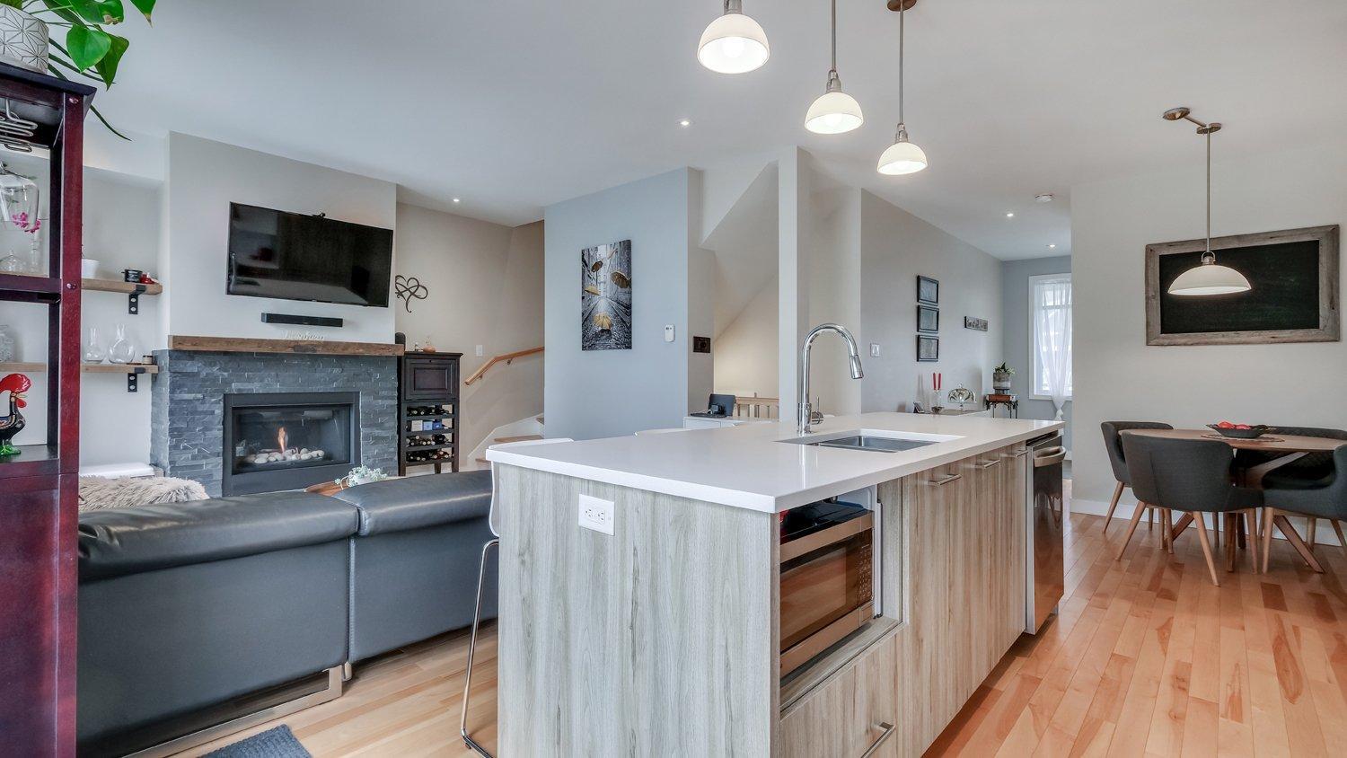 









6038Z


Imp. de la Coupe

,
Saint-Hyacinthe,




QC
J2T0B1

