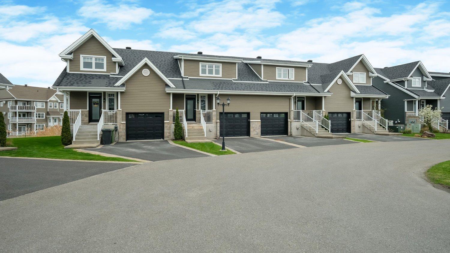 









6038Z


Imp. de la Coupe

,
Saint-Hyacinthe,




QC
J2T0B1

