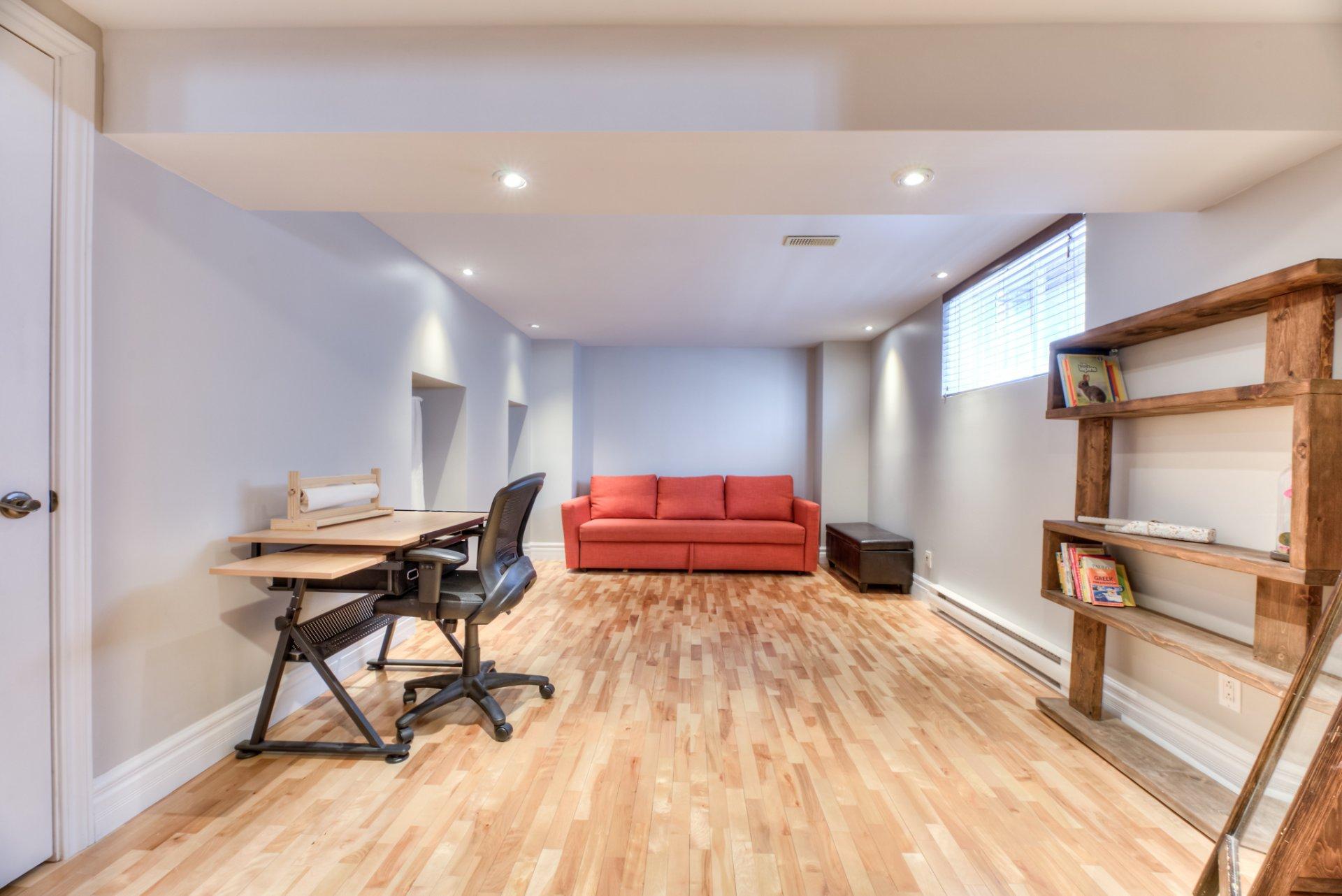 









4175


Place Victor-Barbeau

,
Montréal (Saint-Laurent),




QC
H4R2Y3

